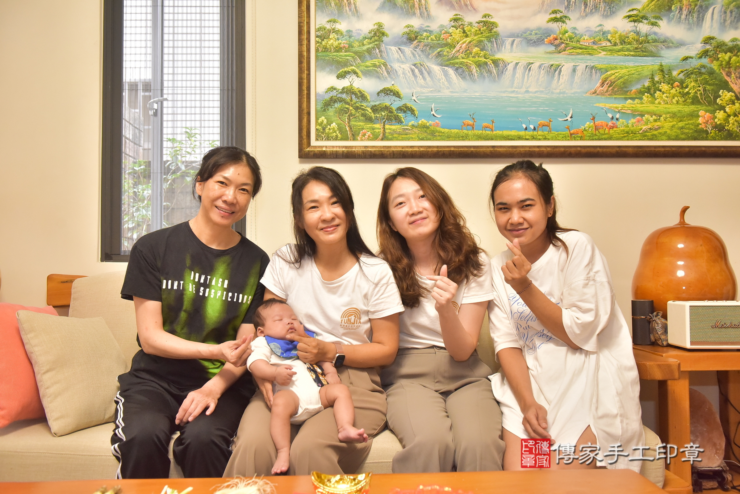 濬濬寶寶(台中市西屯區到府嬰兒濬濬寶寶滿月剃頭理髮、到府嬰兒剃胎毛儀式吉祥話)。到府剃頭剃胎毛主持、專業拍照、證書。★購買「臍帶章、肚臍章、胎毛筆刷印章」贈送：剃頭、收涎、抓周，三選一。2024.11.18，照片1