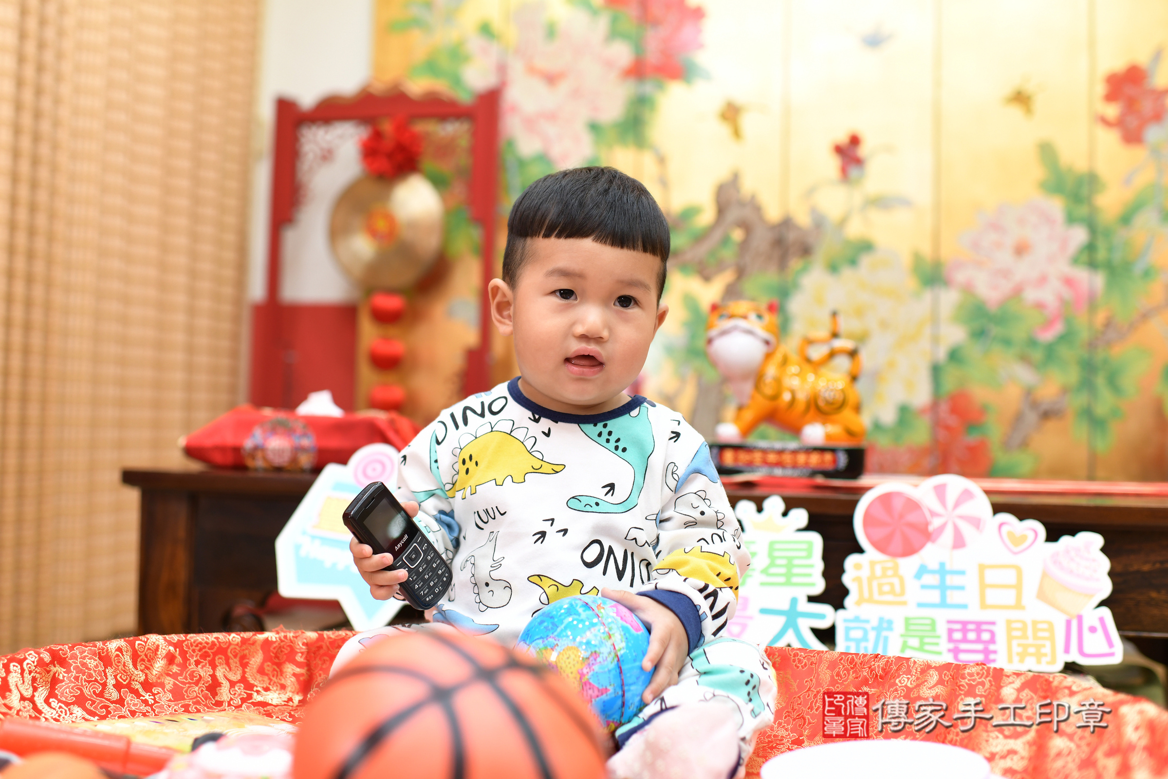 台北市大同區翔翔寶寶抓周推薦:傳家台北店抓周度脺中國風會場,嬰兒古禮抓周流程儀式吉祥話、抓周道具物品24種、拍照。抓周證書。2024.12.6,照片11 台北市大同區翔翔寶寶抓周推薦:傳家台北店抓周度脺中國風會場,嬰兒古禮抓周流程儀式吉祥話、抓周道具物品24種、拍照。抓周證書。2024.12.6,照片11