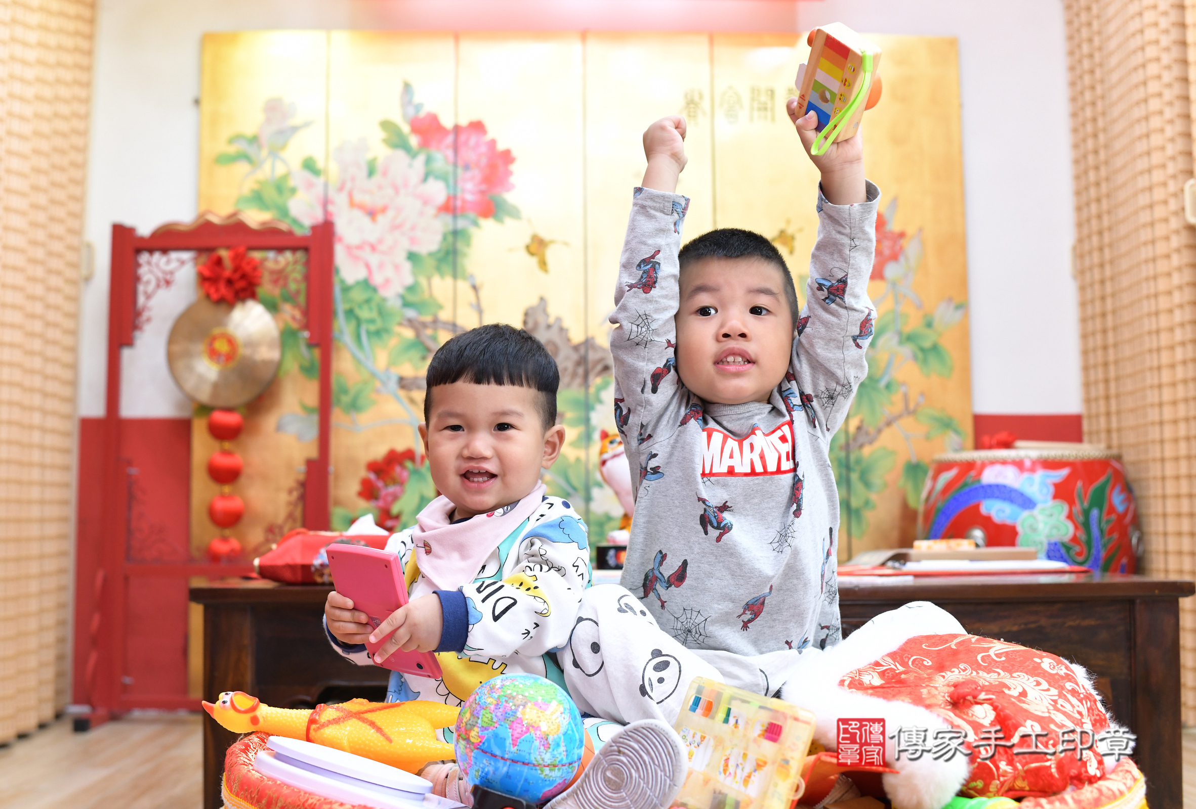 台北市大同區翔翔寶寶抓周推薦:傳家台北店抓周度脺中國風會場,嬰兒古禮抓周流程儀式吉祥話、抓周道具物品24種、拍照。抓周證書。2024.12.6,照片8 台北市大同區翔翔寶寶抓周推薦:傳家台北店抓周度脺中國風會場,嬰兒古禮抓周流程儀式吉祥話、抓周道具物品24種、拍照。抓周證書。2024.12.6,照片8