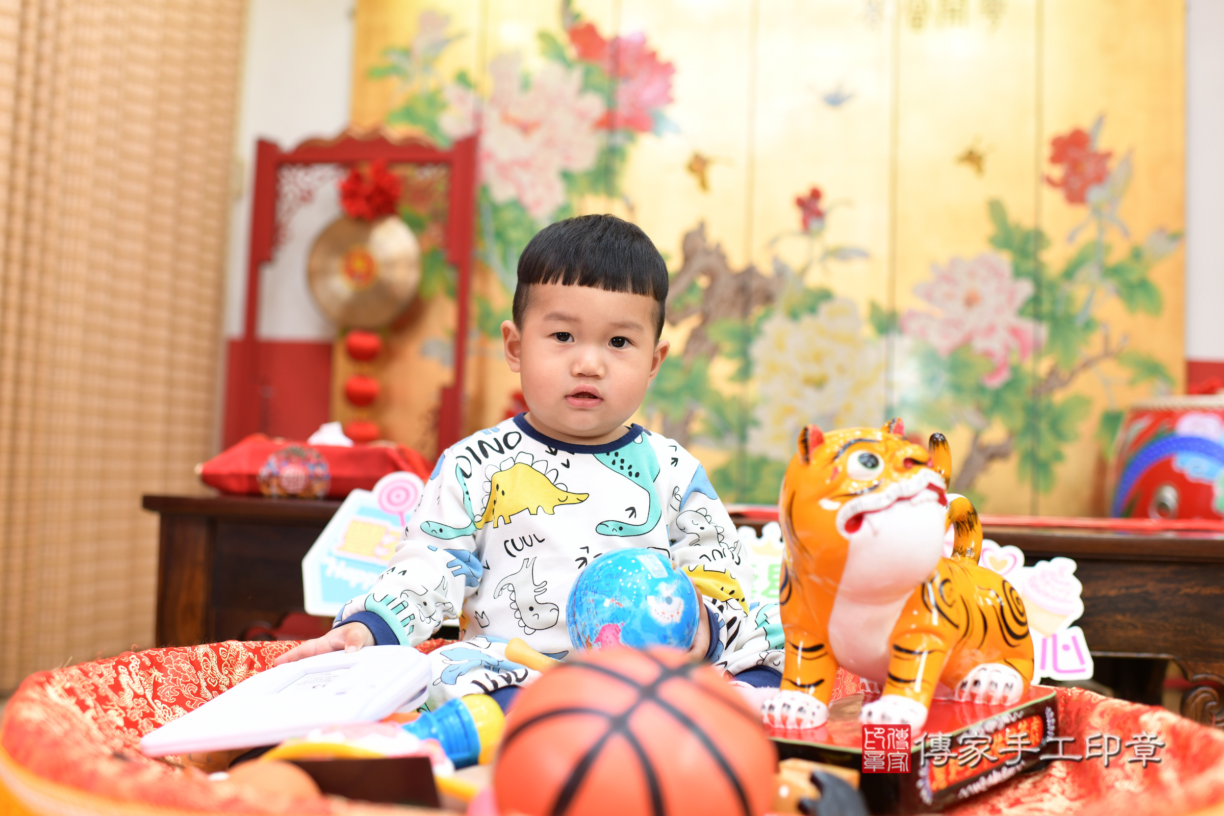 台北市大同區翔翔寶寶抓周推薦:傳家台北店抓周度脺中國風會場,嬰兒古禮抓周流程儀式吉祥話、抓周道具物品24種、拍照。抓周證書。2024.12.6,照片17 台北市大同區翔翔寶寶抓周推薦:傳家台北店抓周度脺中國風會場,嬰兒古禮抓周流程儀式吉祥話、抓周道具物品24種、拍照。抓周證書。2024.12.6,照片17