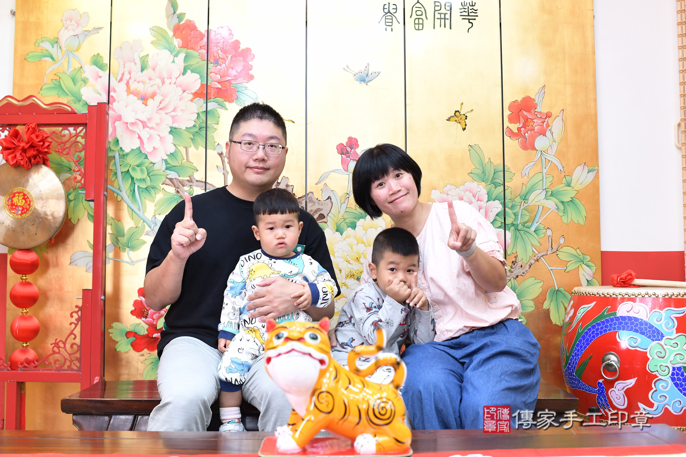 台北市大同區翔翔寶寶抓周推薦:傳家台北店抓周度脺中國風會場,嬰兒古禮抓周流程儀式吉祥話、抓周道具物品24種、拍照。抓周證書。2024.12.6,照片4 台北市大同區翔翔寶寶抓周推薦:傳家台北店抓周度脺中國風會場,嬰兒古禮抓周流程儀式吉祥話、抓周道具物品24種、拍照。抓周證書。2024.12.6,照片4