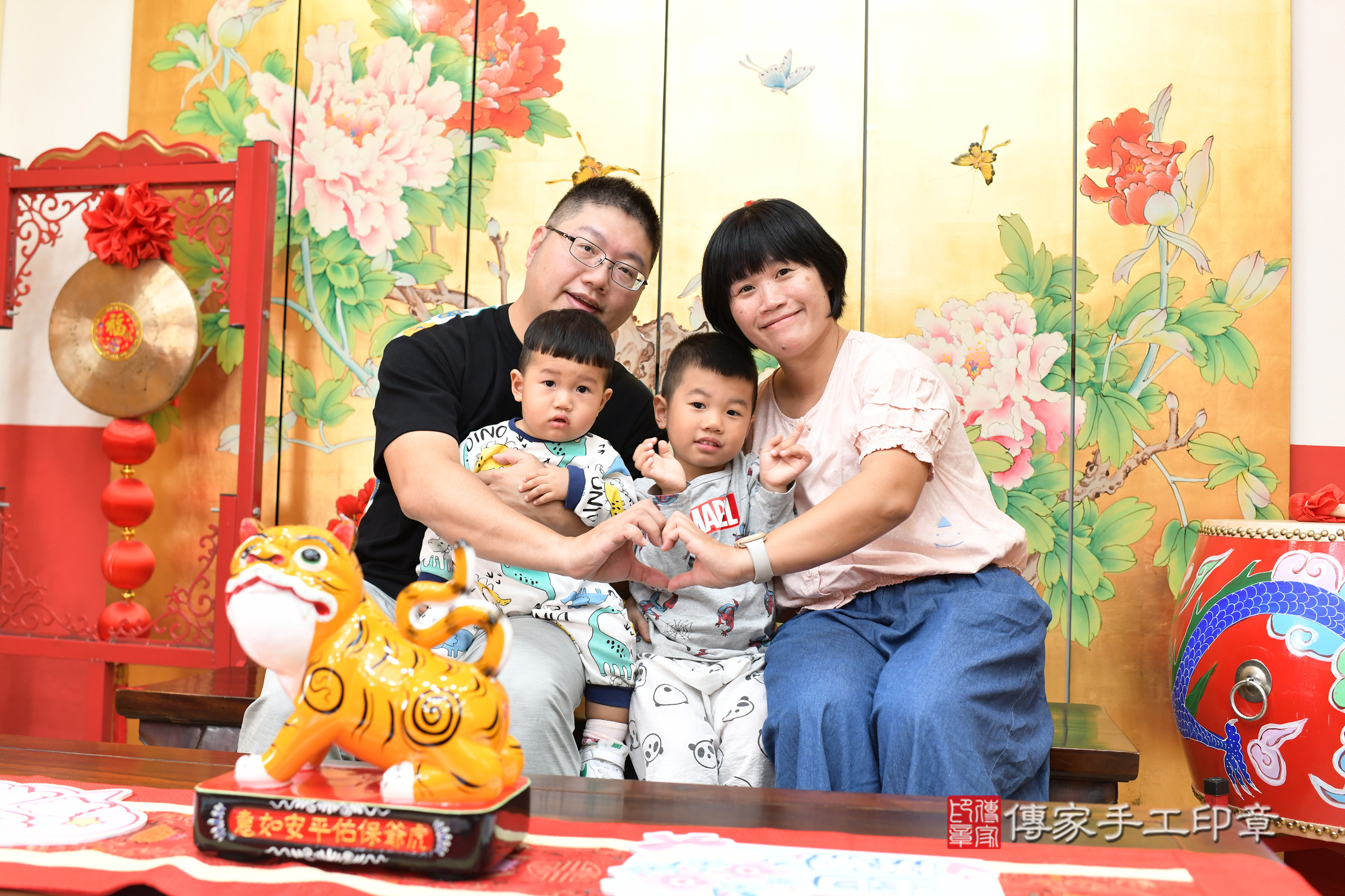 台北市大同區翔翔寶寶抓周推薦:傳家台北店抓周度脺中國風會場,嬰兒古禮抓周流程儀式吉祥話、抓周道具物品24種、拍照。抓周證書。2024.12.6,照片3 台北市大同區翔翔寶寶抓周推薦:傳家台北店抓周度脺中國風會場,嬰兒古禮抓周流程儀式吉祥話、抓周道具物品24種、拍照。抓周證書。2024.12.6,照片3