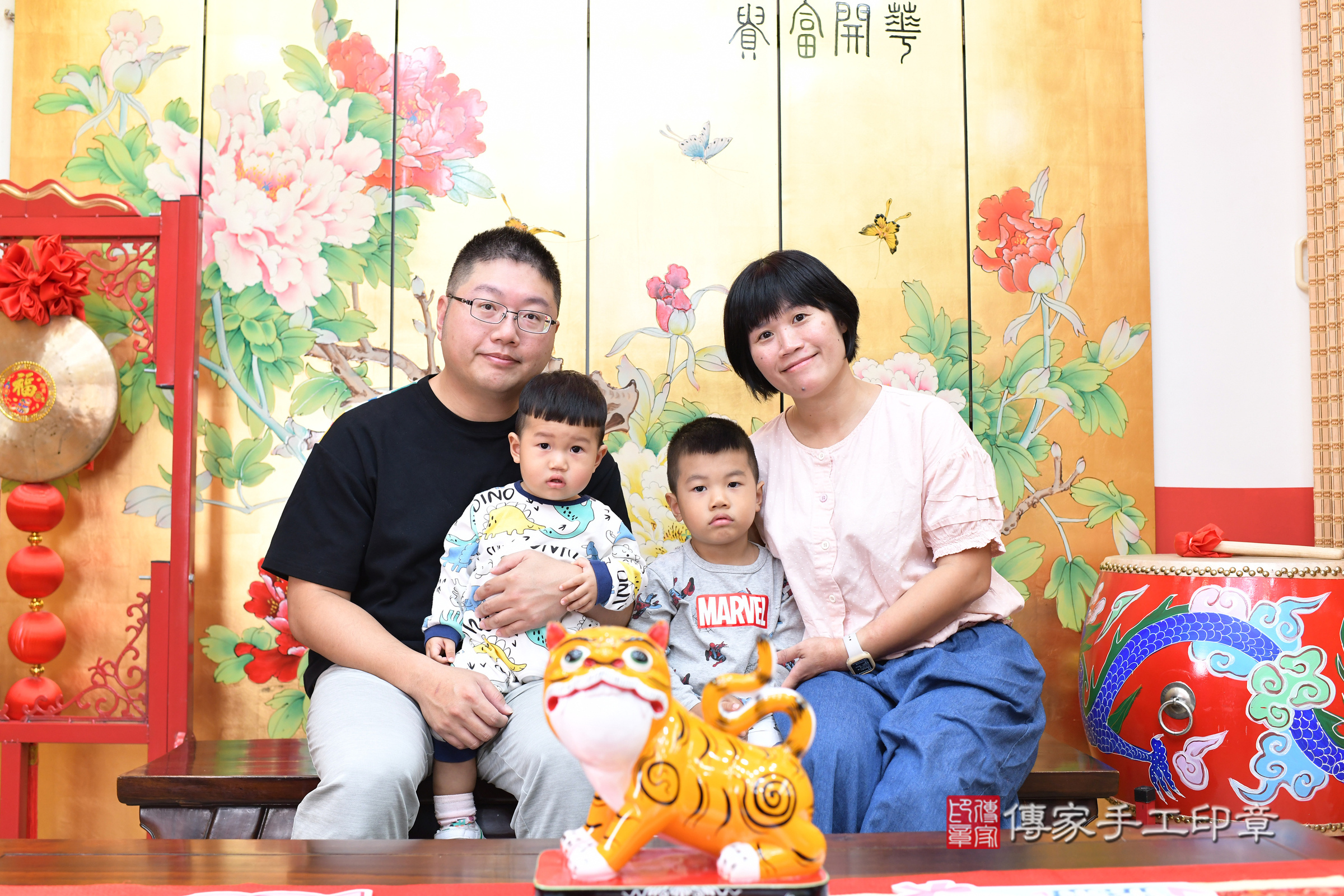 台北市大同區翔翔寶寶抓周推薦:傳家台北店抓周度脺中國風會場,嬰兒古禮抓周流程儀式吉祥話、抓周道具物品24種、拍照。抓周證書。2024.12.6,照片2 台北市大同區翔翔寶寶抓周推薦:傳家台北店抓周度脺中國風會場,嬰兒古禮抓周流程儀式吉祥話、抓周道具物品24種、拍照。抓周證書。2024.12.6,照片2