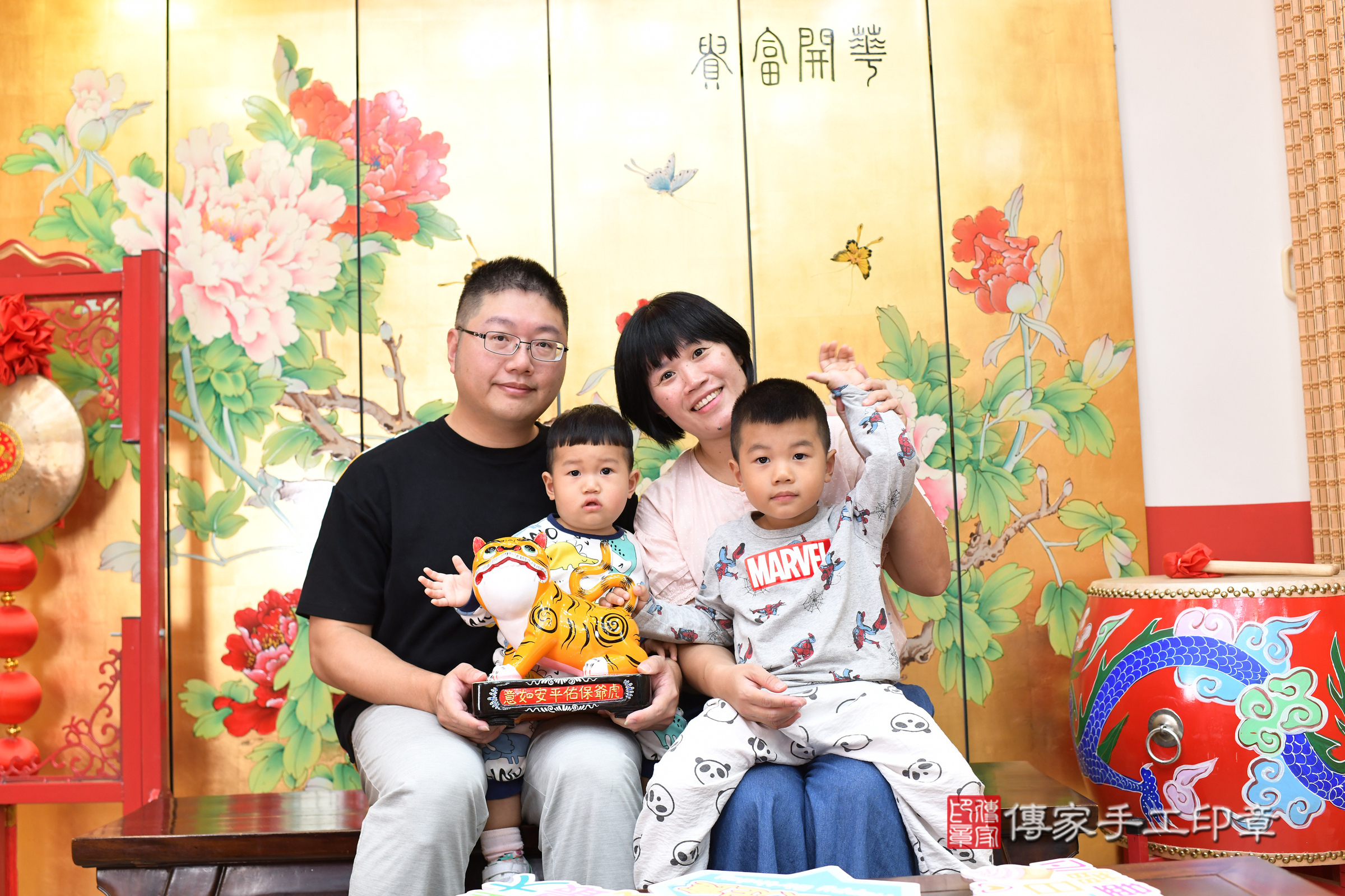 台北市大同區翔翔寶寶抓周推薦:傳家台北店抓周度脺中國風會場,嬰兒古禮抓周流程儀式吉祥話、抓周道具物品24種、拍照。抓周證書。2024.12.6,照片18 台北市大同區翔翔寶寶抓周推薦:傳家台北店抓周度脺中國風會場,嬰兒古禮抓周流程儀式吉祥話、抓周道具物品24種、拍照。抓周證書。2024.12.6,照片18