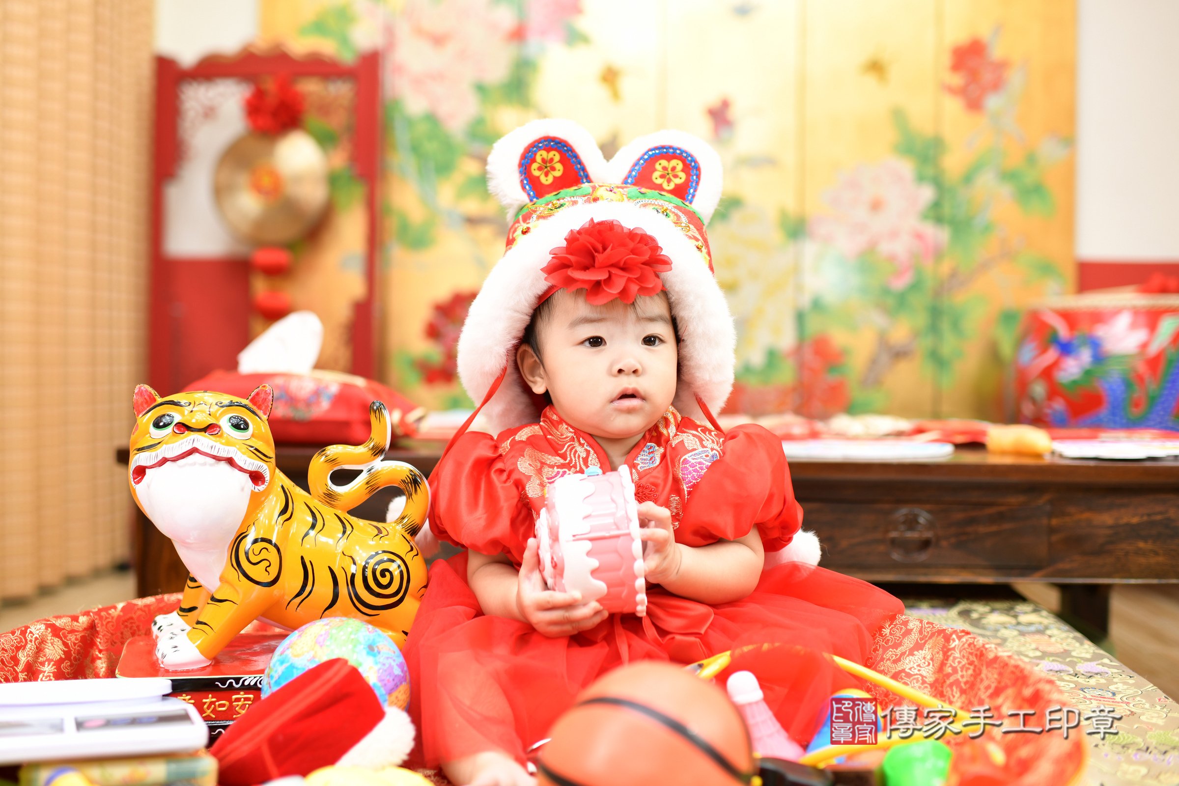 台北市大同區小嫻寶寶抓周推薦:傳家台北店抓周度脺中國風會場,嬰兒古禮抓周流程儀式吉祥話、抓周道具物品24種、拍照。抓周證書。2024.12.8,照片12 台北市大同區小嫻寶寶抓周推薦:傳家台北店抓周度脺中國風會場,嬰兒古禮抓周流程儀式吉祥話、抓周道具物品24種、拍照。抓周證書。2024.12.8,照片12