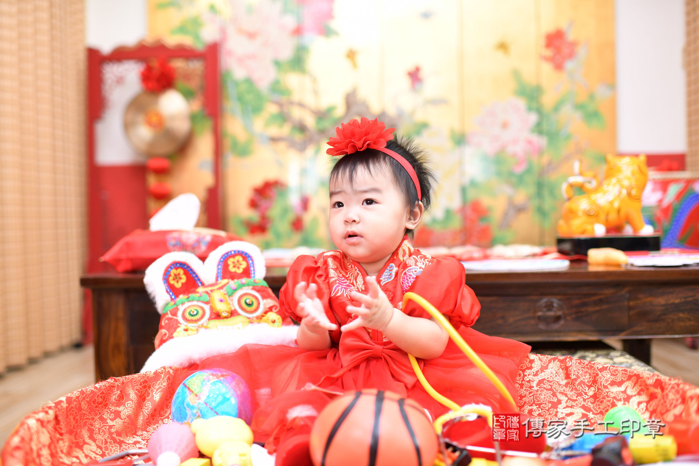 台北市大同區小嫻寶寶抓周推薦:傳家台北店抓周度脺中國風會場,嬰兒古禮抓周流程儀式吉祥話、抓周道具物品24種、拍照。抓周證書。2024.12.8,照片2 台北市大同區小嫻寶寶抓周推薦:傳家台北店抓周度脺中國風會場,嬰兒古禮抓周流程儀式吉祥話、抓周道具物品24種、拍照。抓周證書。2024.12.8,照片2