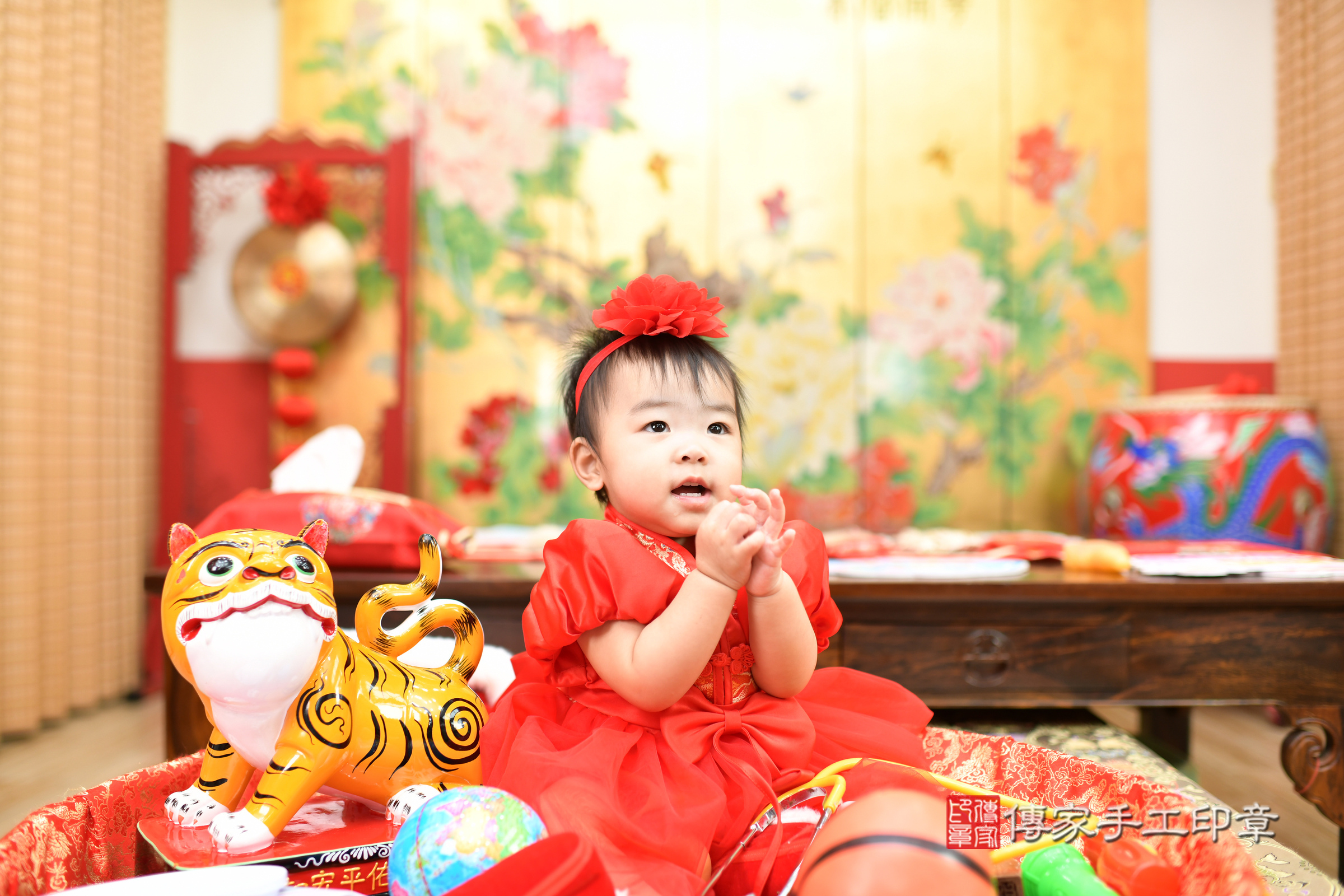 台北市大同區小嫻寶寶抓周推薦:傳家台北店抓周度脺中國風會場,嬰兒古禮抓周流程儀式吉祥話、抓周道具物品24種、拍照。抓周證書。2024.12.8,照片11 台北市大同區小嫻寶寶抓周推薦:傳家台北店抓周度脺中國風會場,嬰兒古禮抓周流程儀式吉祥話、抓周道具物品24種、拍照。抓周證書。2024.12.8,照片11