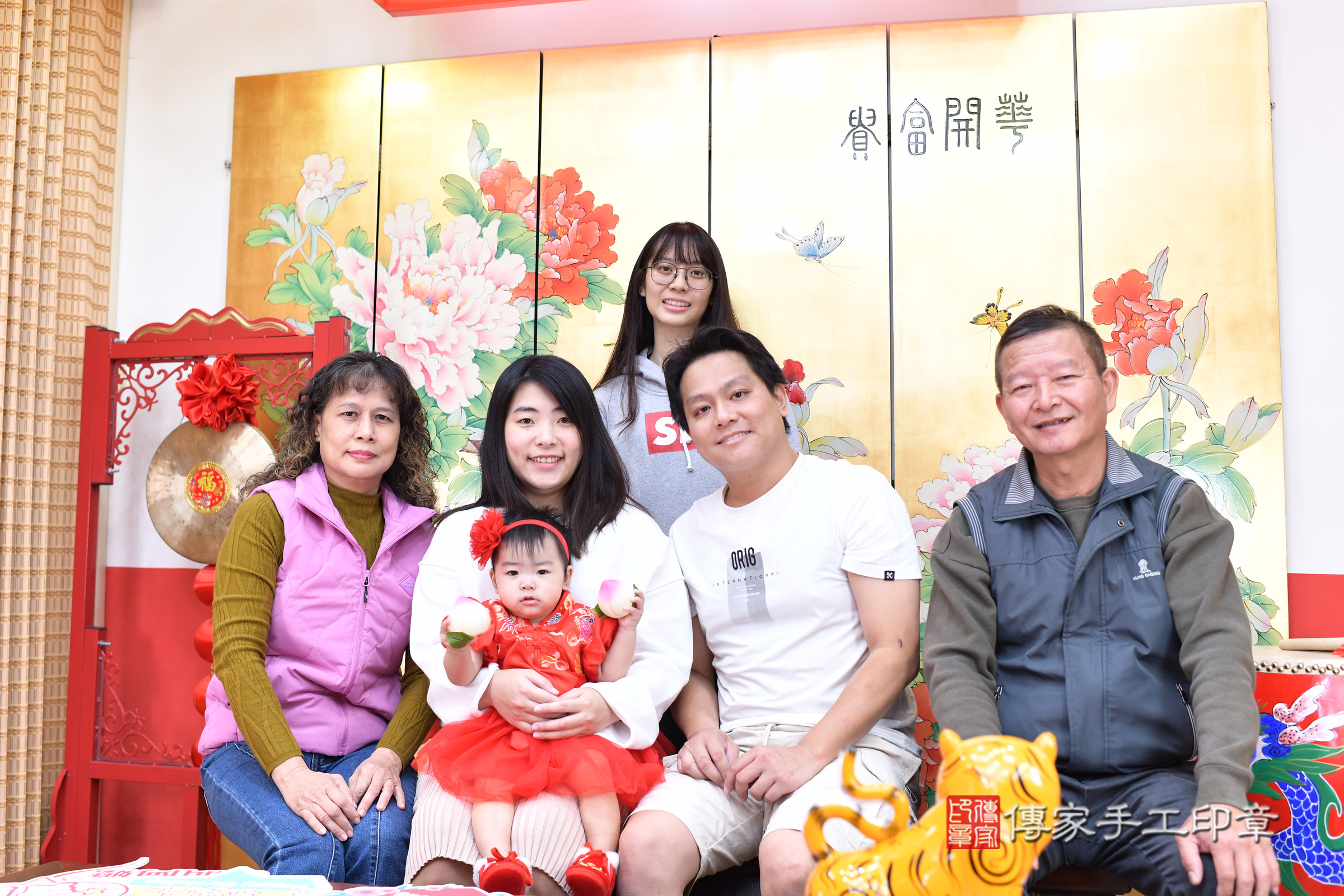 台北市大同區小嫻寶寶抓周推薦:傳家台北店抓周度脺中國風會場,嬰兒古禮抓周流程儀式吉祥話、抓周道具物品24種、拍照。抓周證書。2024.12.8,照片19 台北市大同區小嫻寶寶抓周推薦:傳家台北店抓周度脺中國風會場,嬰兒古禮抓周流程儀式吉祥話、抓周道具物品24種、拍照。抓周證書。2024.12.8,照片19