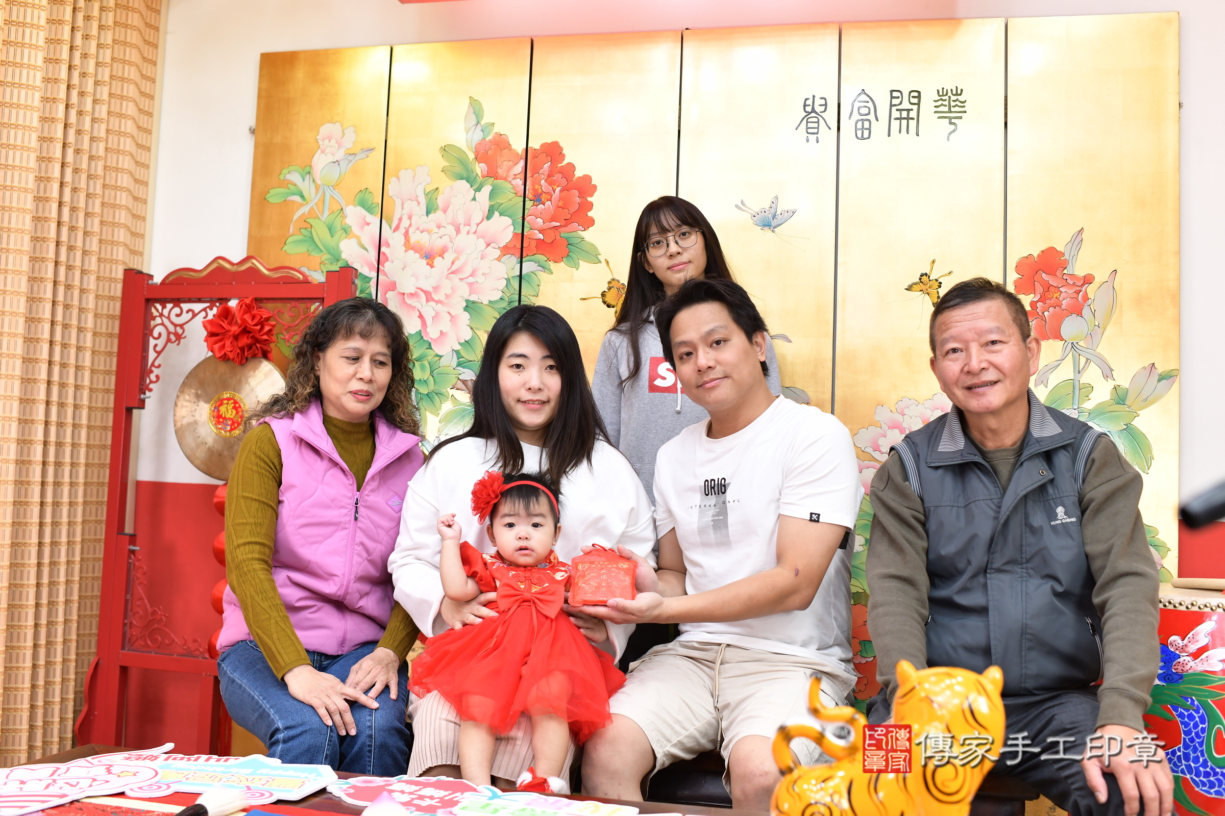 台北市大同區小嫻寶寶抓周推薦:傳家台北店抓周度脺中國風會場,嬰兒古禮抓周流程儀式吉祥話、抓周道具物品24種、拍照。抓周證書。2024.12.8,照片17 台北市大同區小嫻寶寶抓周推薦:傳家台北店抓周度脺中國風會場,嬰兒古禮抓周流程儀式吉祥話、抓周道具物品24種、拍照。抓周證書。2024.12.8,照片17