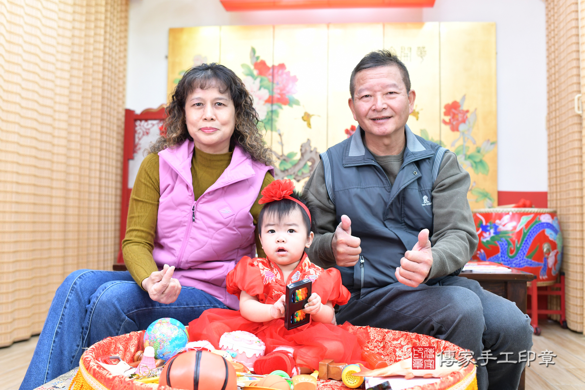 台北市大同區小嫻寶寶抓周推薦:傳家台北店抓周度脺中國風會場,嬰兒古禮抓周流程儀式吉祥話、抓周道具物品24種、拍照。抓周證書。2024.12.8,照片6 台北市大同區小嫻寶寶抓周推薦:傳家台北店抓周度脺中國風會場,嬰兒古禮抓周流程儀式吉祥話、抓周道具物品24種、拍照。抓周證書。2024.12.8,照片6