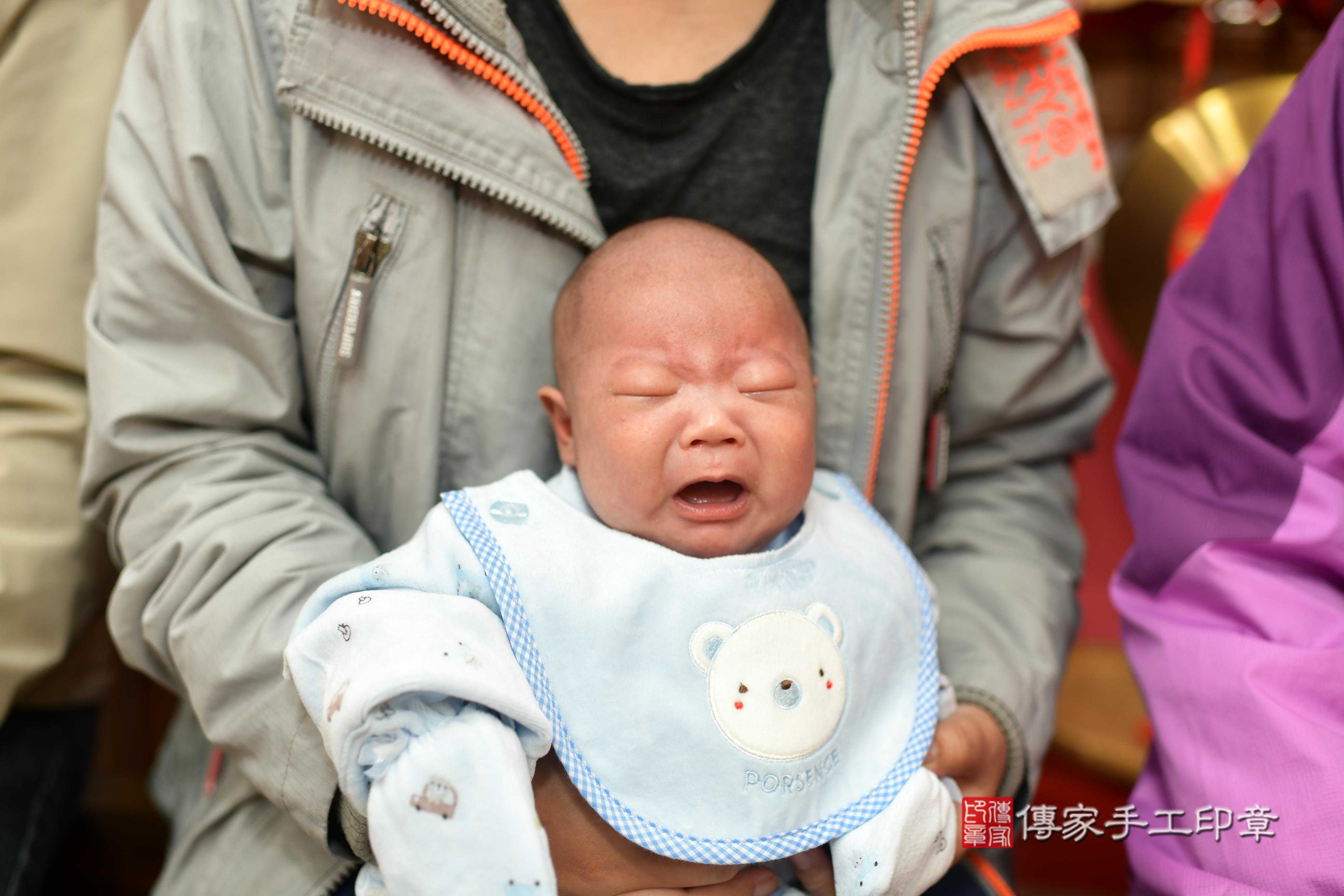 傳家手工印章台南店、抓周、度脺、中國風會場、傳家嬰兒古禮、吉祥話、抓周道具物品24種、拍照。抓周證書。寶寶抓周、滿周歲、生日快樂、祝福