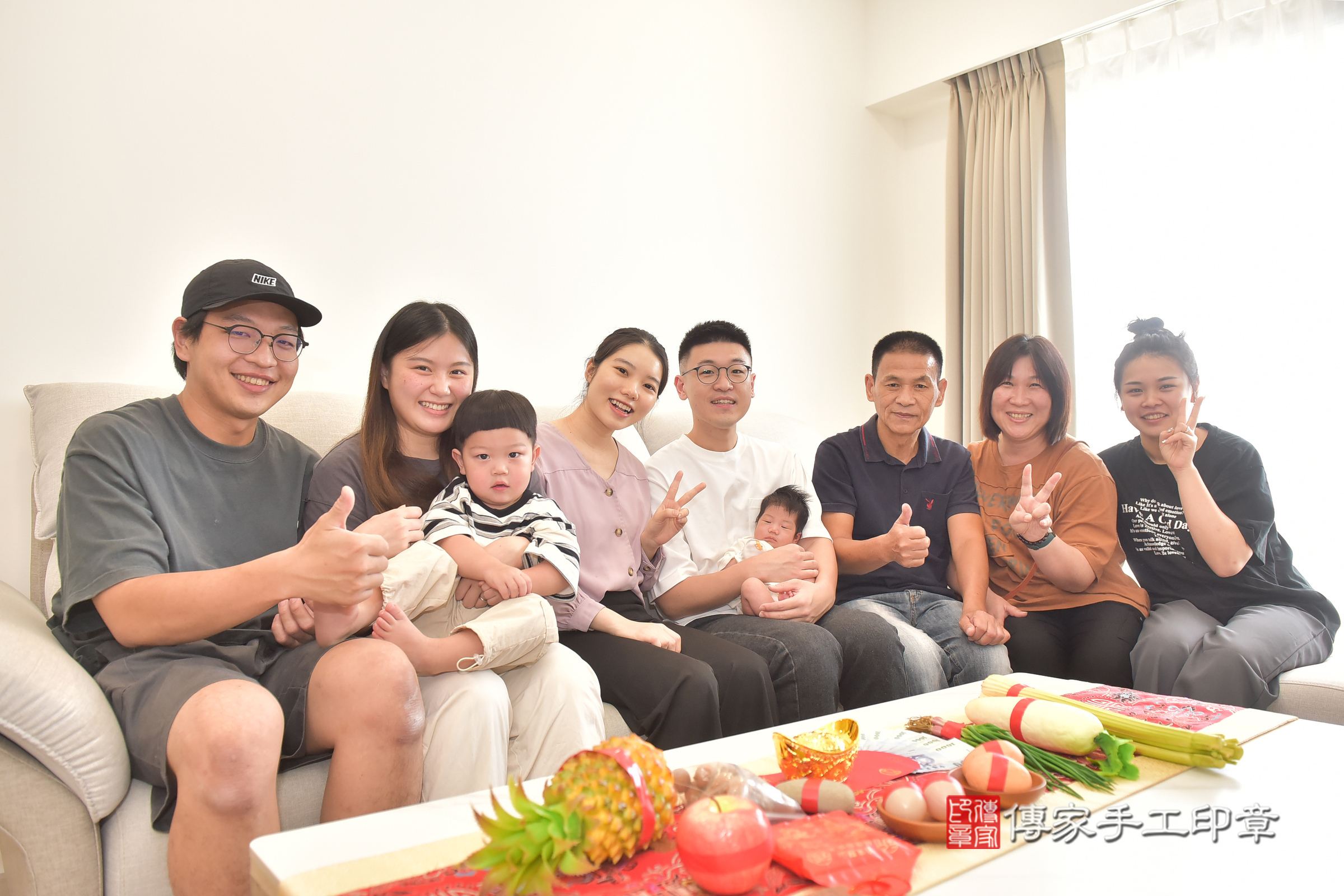 霏霏寶寶(台中市北屯區到府嬰兒霏霏寶寶滿月剃頭理髮、到府嬰兒剃胎毛儀式吉祥話)。到府剃頭剃胎毛主持、專業拍照、證書。★購買「臍帶章、肚臍章、胎毛筆刷印章」贈送：剃頭、收涎、抓周，三選一。2024.11.10，照片8