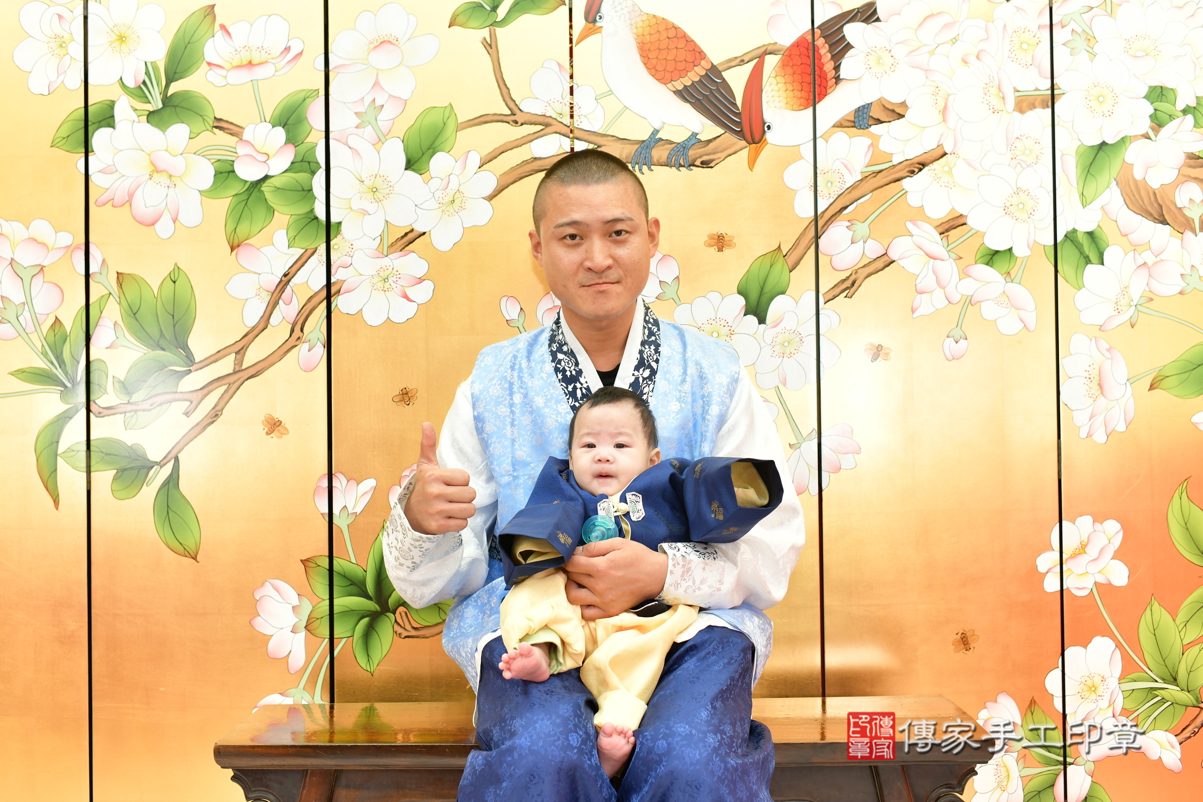 台中市北區小杰寶寶收涎推薦:傳家台中店收涎中國風會場,嬰兒古禮收涎收口水流程儀式、收涎吉祥話、收涎餅乾、收涎拍照。收涎證書。2024.11.4,照片7 台中市北區小杰寶寶收涎推薦:傳家台中店收涎中國風會場,嬰兒古禮收涎收口水流程儀式、收涎吉祥話、收涎餅乾、收涎拍照。收涎證書。2024.11.4,照片7