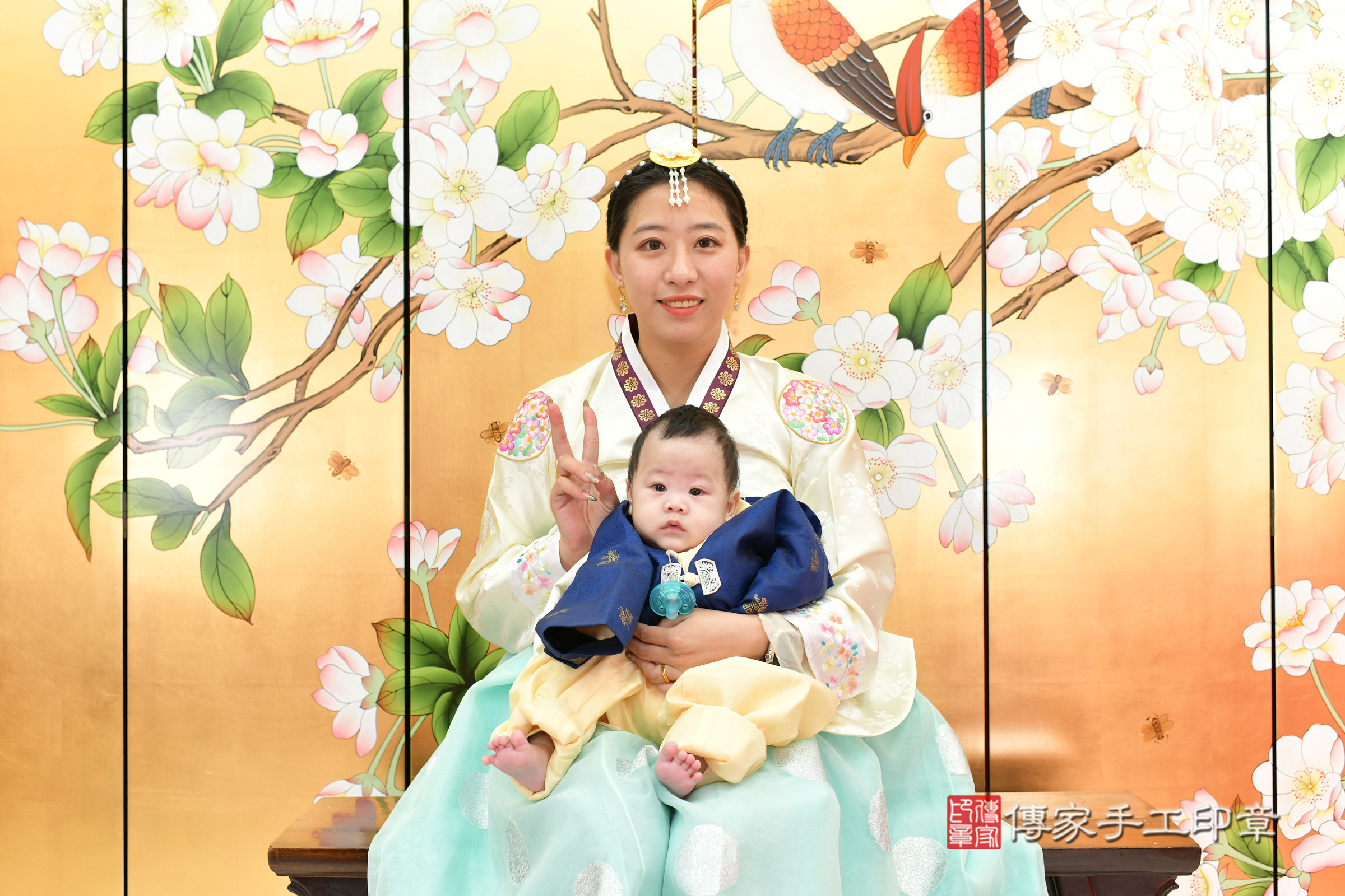 台中市北區小杰寶寶收涎推薦:傳家台中店收涎中國風會場,嬰兒古禮收涎收口水流程儀式、收涎吉祥話、收涎餅乾、收涎拍照。收涎證書。2024.11.4,照片4 台中市北區小杰寶寶收涎推薦:傳家台中店收涎中國風會場,嬰兒古禮收涎收口水流程儀式、收涎吉祥話、收涎餅乾、收涎拍照。收涎證書。2024.11.4,照片4