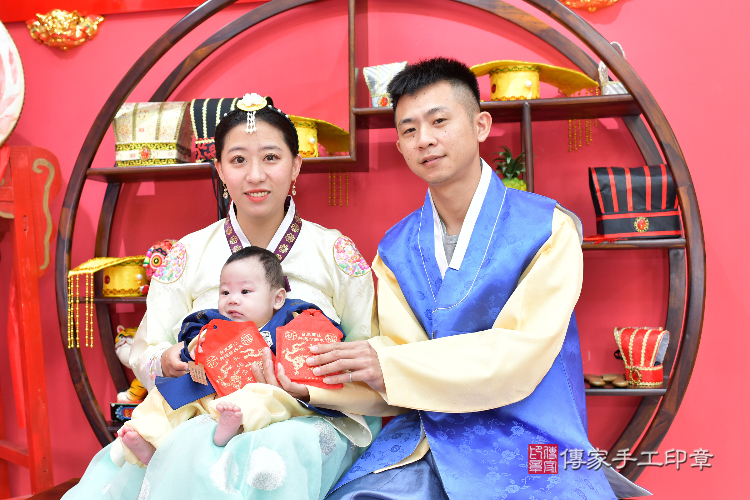 台中市北區小杰寶寶收涎推薦:傳家台中店收涎中國風會場,嬰兒古禮收涎收口水流程儀式、收涎吉祥話、收涎餅乾、收涎拍照。收涎證書。2024.11.4,照片13 台中市北區小杰寶寶收涎推薦:傳家台中店收涎中國風會場,嬰兒古禮收涎收口水流程儀式、收涎吉祥話、收涎餅乾、收涎拍照。收涎證書。2024.11.4,照片13