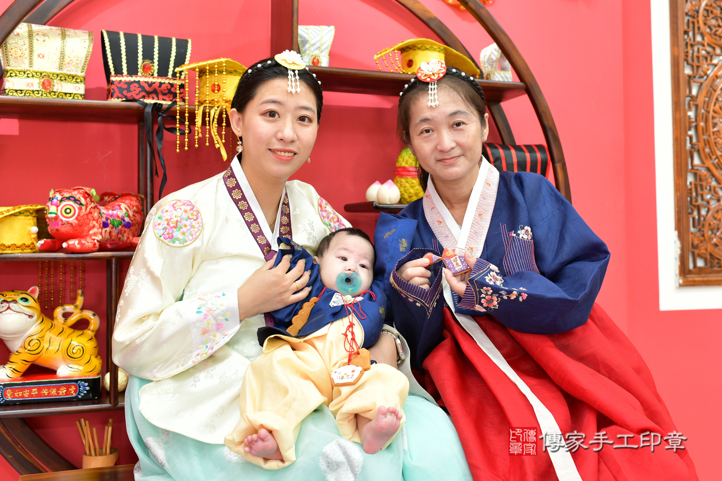 台中市北區小杰寶寶收涎推薦:傳家台中店收涎中國風會場,嬰兒古禮收涎收口水流程儀式、收涎吉祥話、收涎餅乾、收涎拍照。收涎證書。2024.11.4,照片20 台中市北區小杰寶寶收涎推薦:傳家台中店收涎中國風會場,嬰兒古禮收涎收口水流程儀式、收涎吉祥話、收涎餅乾、收涎拍照。收涎證書。2024.11.4,照片20