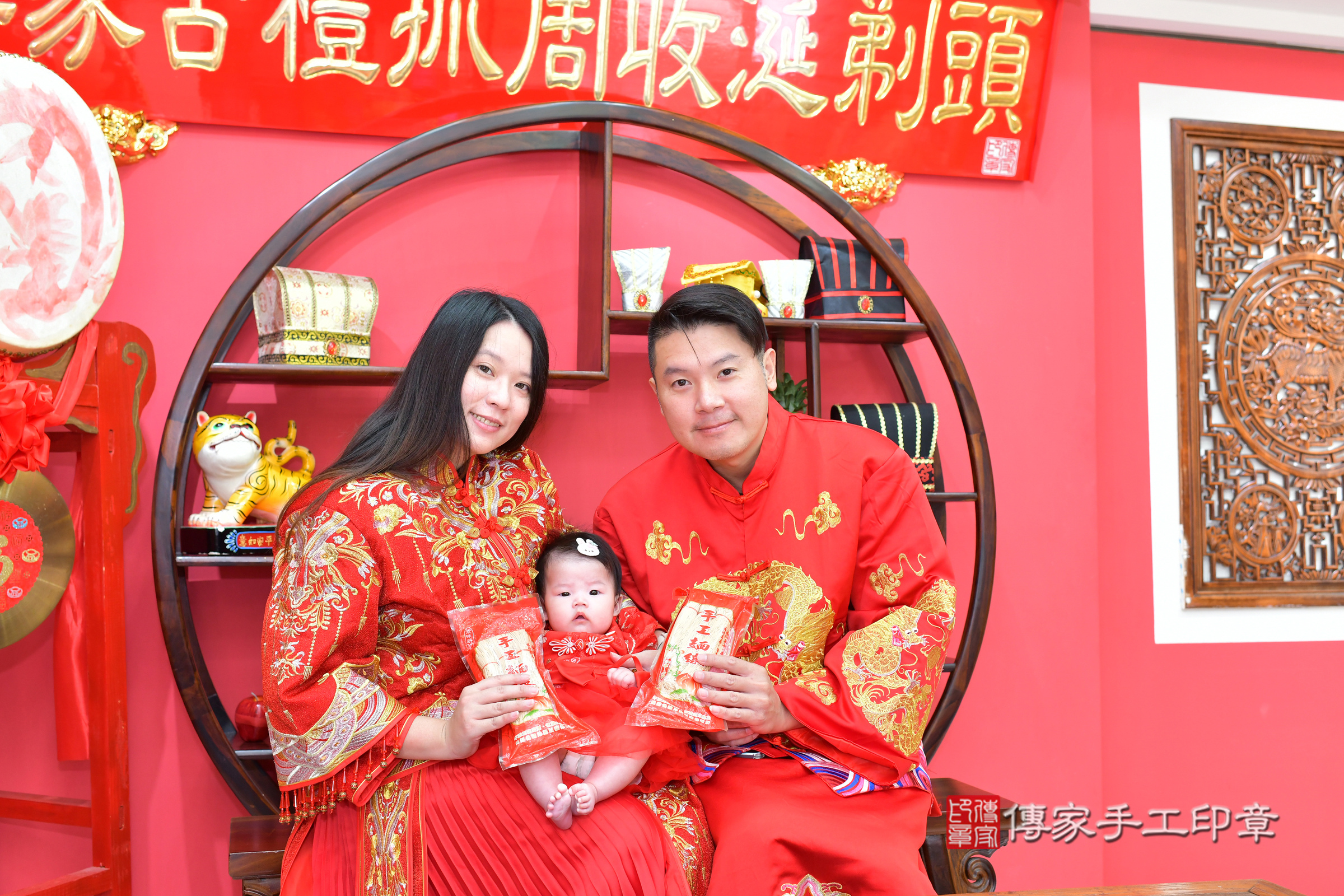 台中市北區小希寶寶收涎推薦:傳家台中店收涎中國風會場,嬰兒古禮收涎收口水流程儀式、收涎吉祥話、收涎餅乾、收涎拍照。收涎證書。2024.11.21,照片7 台中市北區小希寶寶收涎推薦:傳家台中店收涎中國風會場,嬰兒古禮收涎收口水流程儀式、收涎吉祥話、收涎餅乾、收涎拍照。收涎證書。2024.11.21,照片7