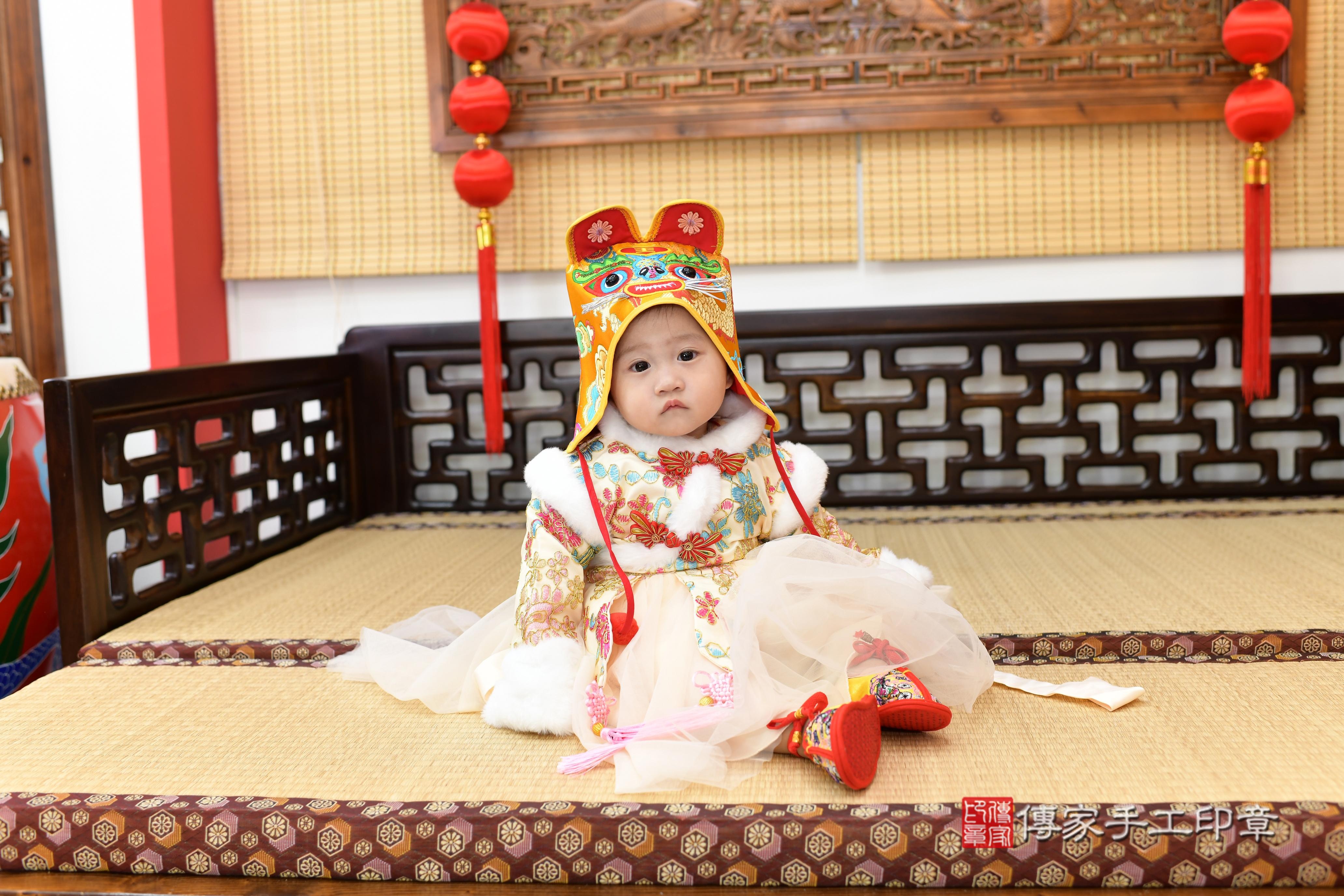 傳家手工印章台南店、抓周、度脺、中國風會場、傳家嬰兒古禮、吉祥話、抓周道具物品24種、拍照。抓周證書。寶寶抓周、滿周歲、生日快樂、祝福 傳家手工印章台南店、抓周、度脺、中國風會場、傳家嬰兒古禮、吉祥話、抓周道具物品24種、拍照。抓周證書。寶寶抓周、滿周歲、生日快樂、祝福