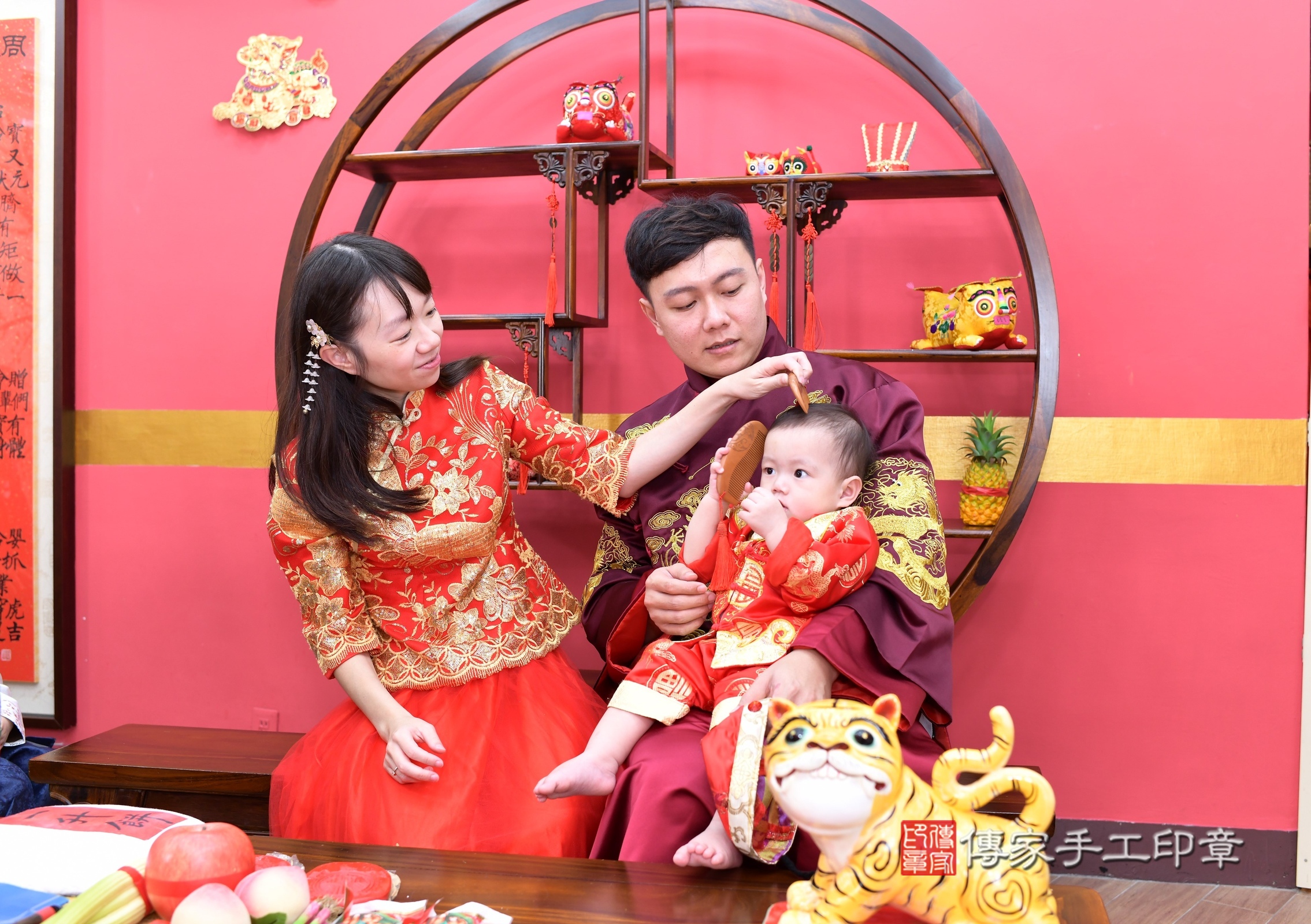 新北市永和區小訫寶寶抓周推薦:傳家新北店抓周度脺中國風會場,嬰兒古禮抓周流程儀式吉祥話、抓周道具物品24種、拍照。抓周證書。2024.12.7,照片13 新北市永和區小訫寶寶抓周推薦:傳家新北店抓周度脺中國風會場,嬰兒古禮抓周流程儀式吉祥話、抓周道具物品24種、拍照。抓周證書。2024.12.7,照片13