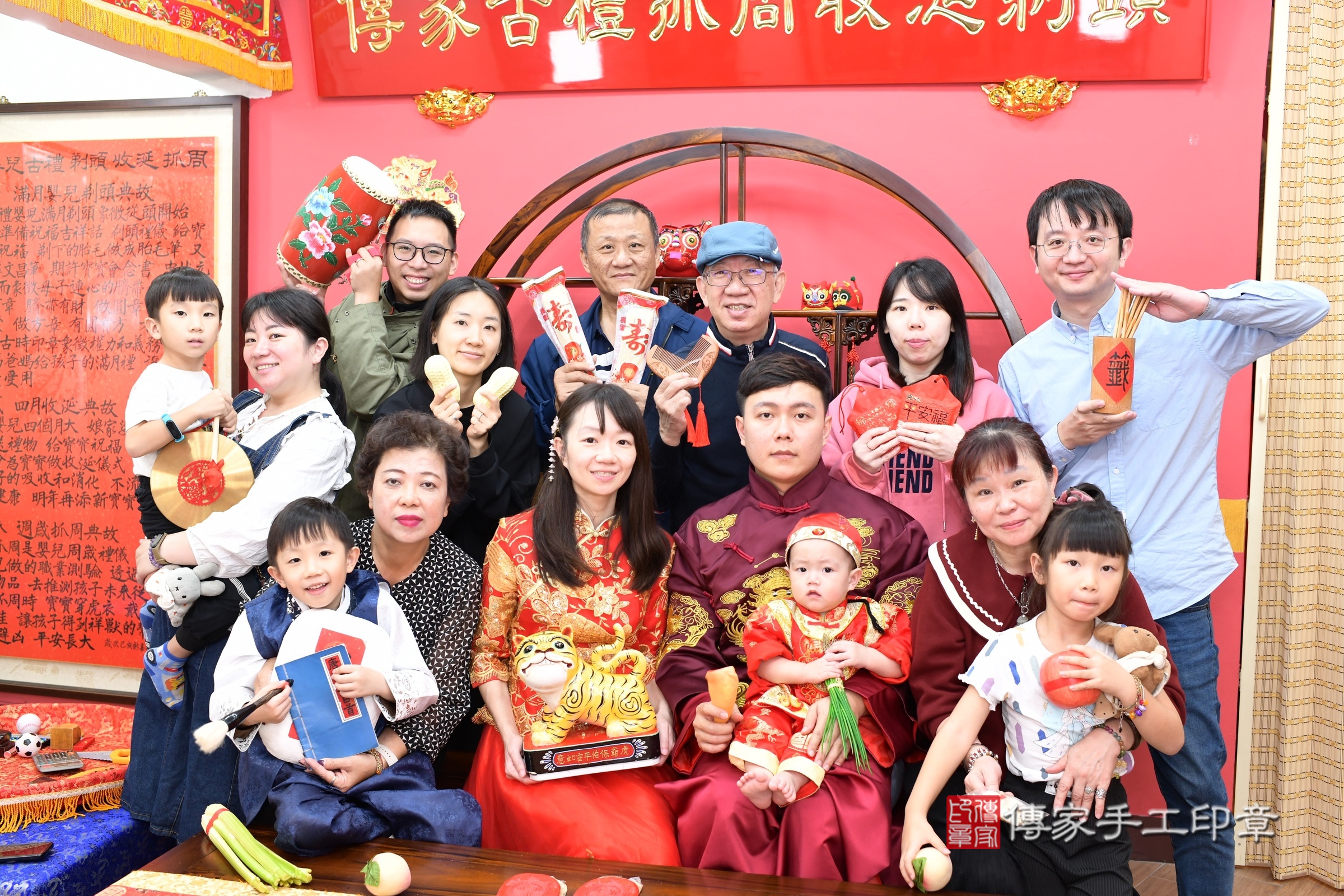 新北市永和區小訫寶寶抓周推薦:傳家新北店抓周度脺中國風會場,嬰兒古禮抓周流程儀式吉祥話、抓周道具物品24種、拍照。抓周證書。2024.12.7,照片17 新北市永和區小訫寶寶抓周推薦:傳家新北店抓周度脺中國風會場,嬰兒古禮抓周流程儀式吉祥話、抓周道具物品24種、拍照。抓周證書。2024.12.7,照片17