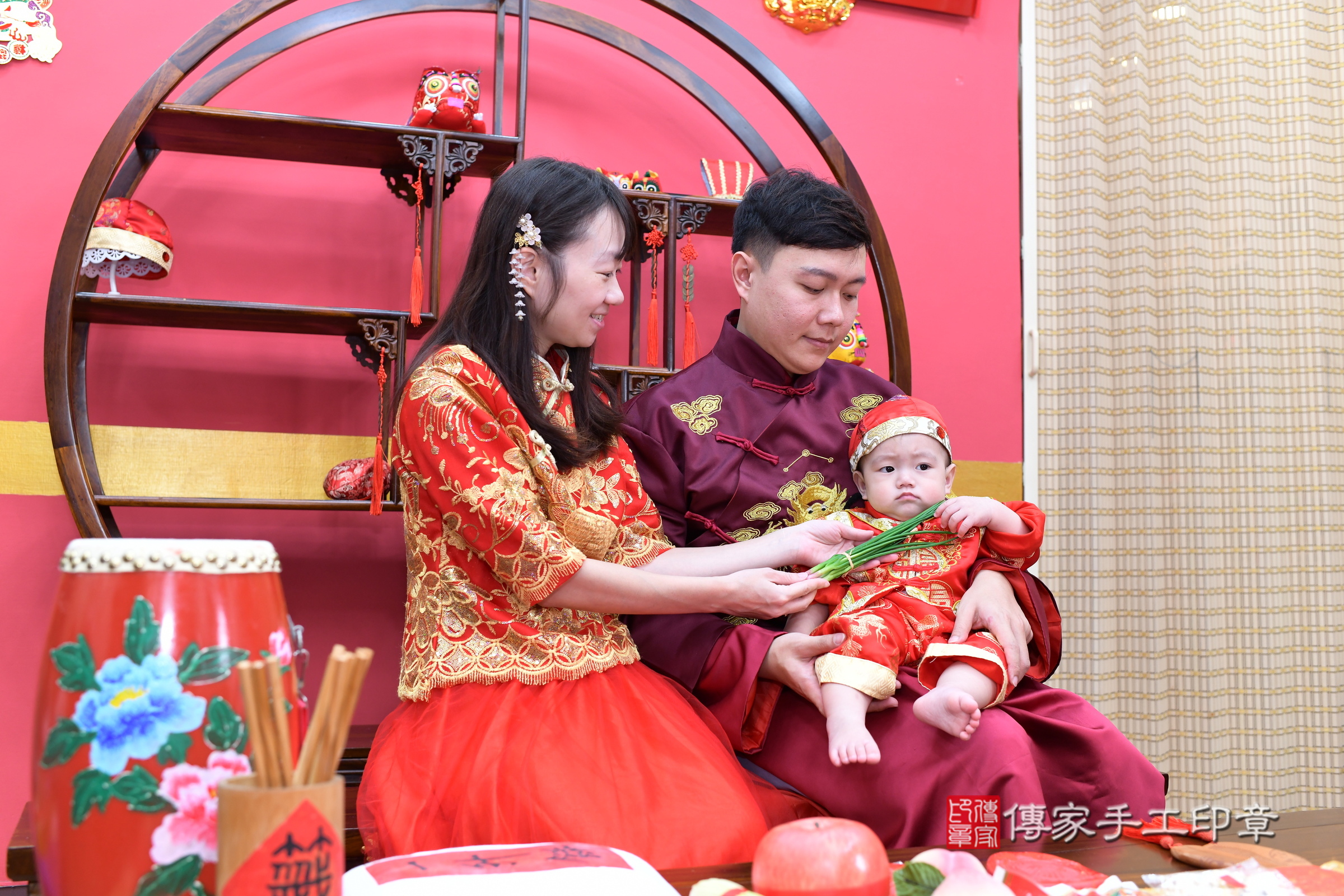 新北市永和區小訫寶寶抓周推薦:傳家新北店抓周度脺中國風會場,嬰兒古禮抓周流程儀式吉祥話、抓周道具物品24種、拍照。抓周證書。2024.12.7,照片14 新北市永和區小訫寶寶抓周推薦:傳家新北店抓周度脺中國風會場,嬰兒古禮抓周流程儀式吉祥話、抓周道具物品24種、拍照。抓周證書。2024.12.7,照片14