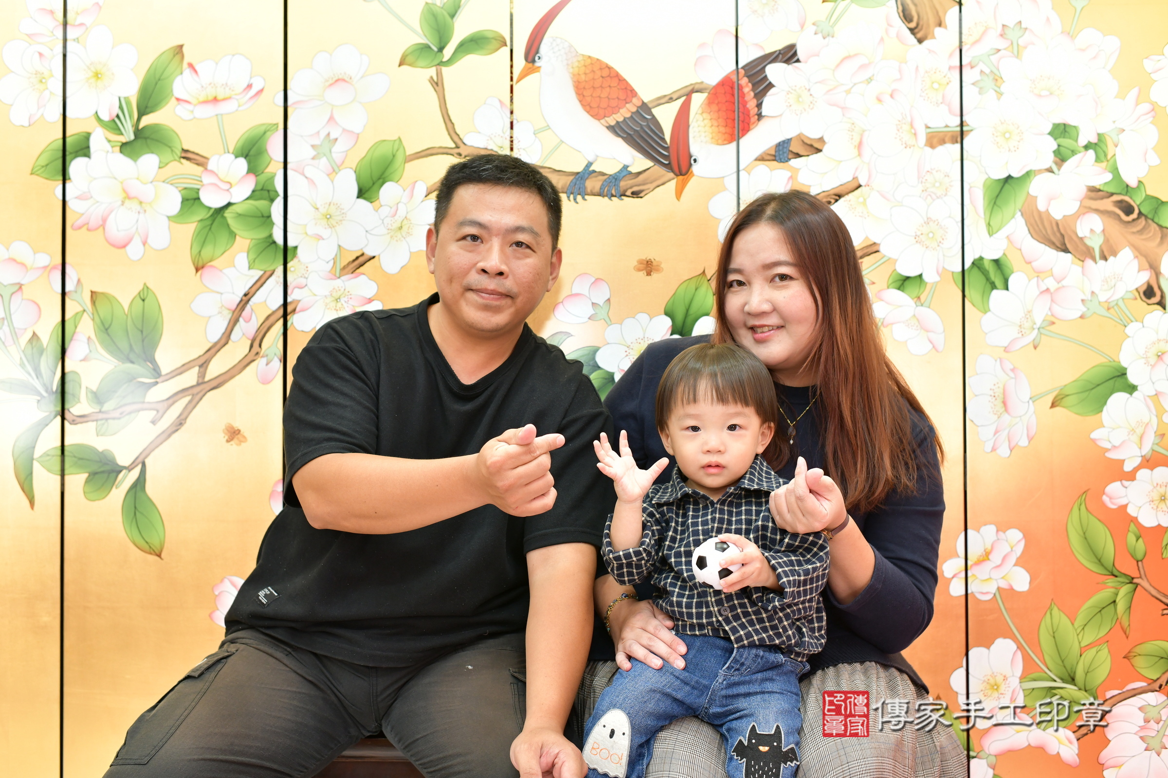 台中市北區小秦寶寶抓周推薦：傳家台中店抓周度脺中國風會場，嬰兒古禮抓周流程儀式吉祥話、抓周道具物品24種、拍照。抓周證書。2024.11.7，照片1