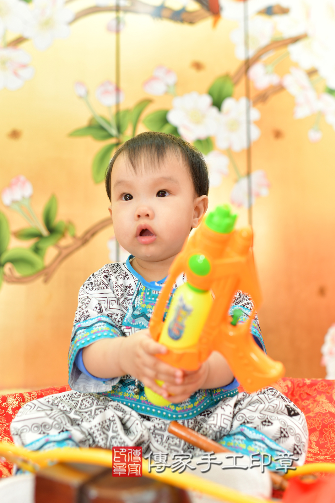 台中市北區小宬寶寶抓周推薦:傳家台中店抓周度脺中國風會場,嬰兒古禮抓周流程儀式吉祥話、抓周道具物品24種、拍照。抓周證書。2024.11.9,照片14 台中市北區小宬寶寶抓周推薦:傳家台中店抓周度脺中國風會場,嬰兒古禮抓周流程儀式吉祥話、抓周道具物品24種、拍照。抓周證書。2024.11.9,照片14