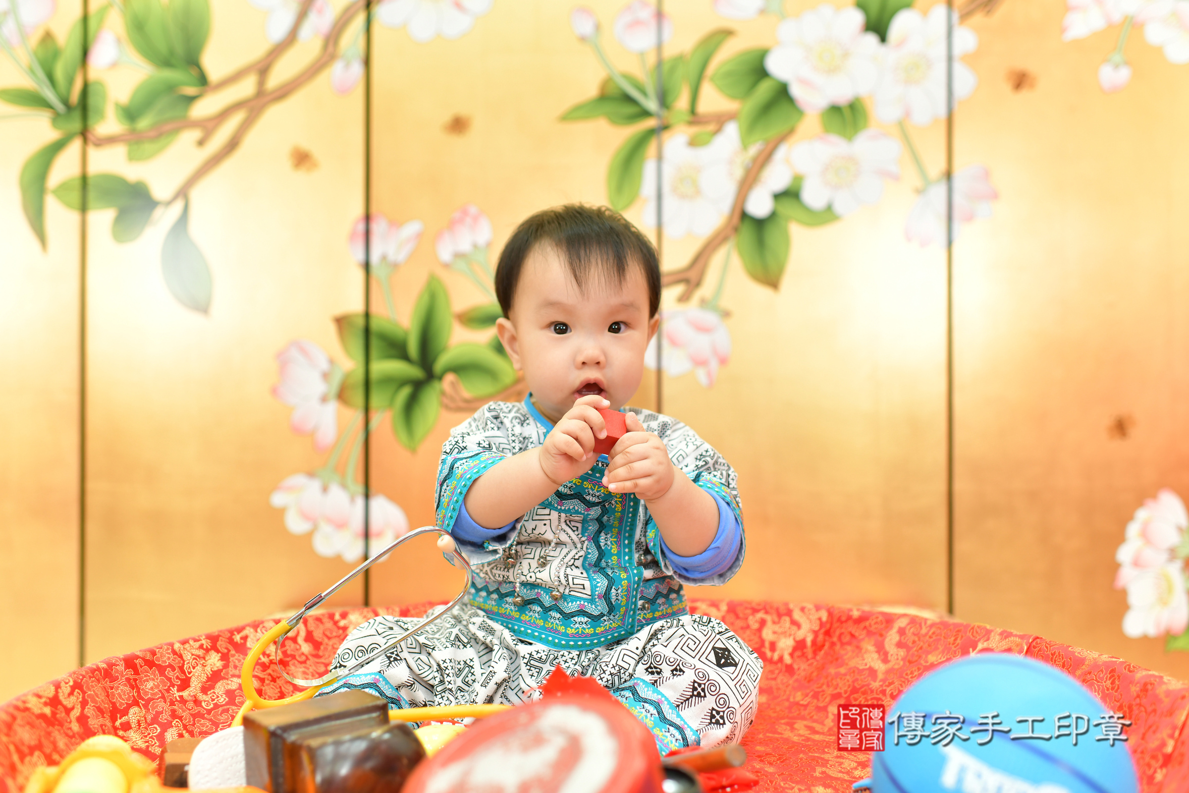 台中市北區小宬寶寶抓周推薦:傳家台中店抓周度脺中國風會場,嬰兒古禮抓周流程儀式吉祥話、抓周道具物品24種、拍照。抓周證書。2024.11.9,照片13 台中市北區小宬寶寶抓周推薦:傳家台中店抓周度脺中國風會場,嬰兒古禮抓周流程儀式吉祥話、抓周道具物品24種、拍照。抓周證書。2024.11.9,照片13