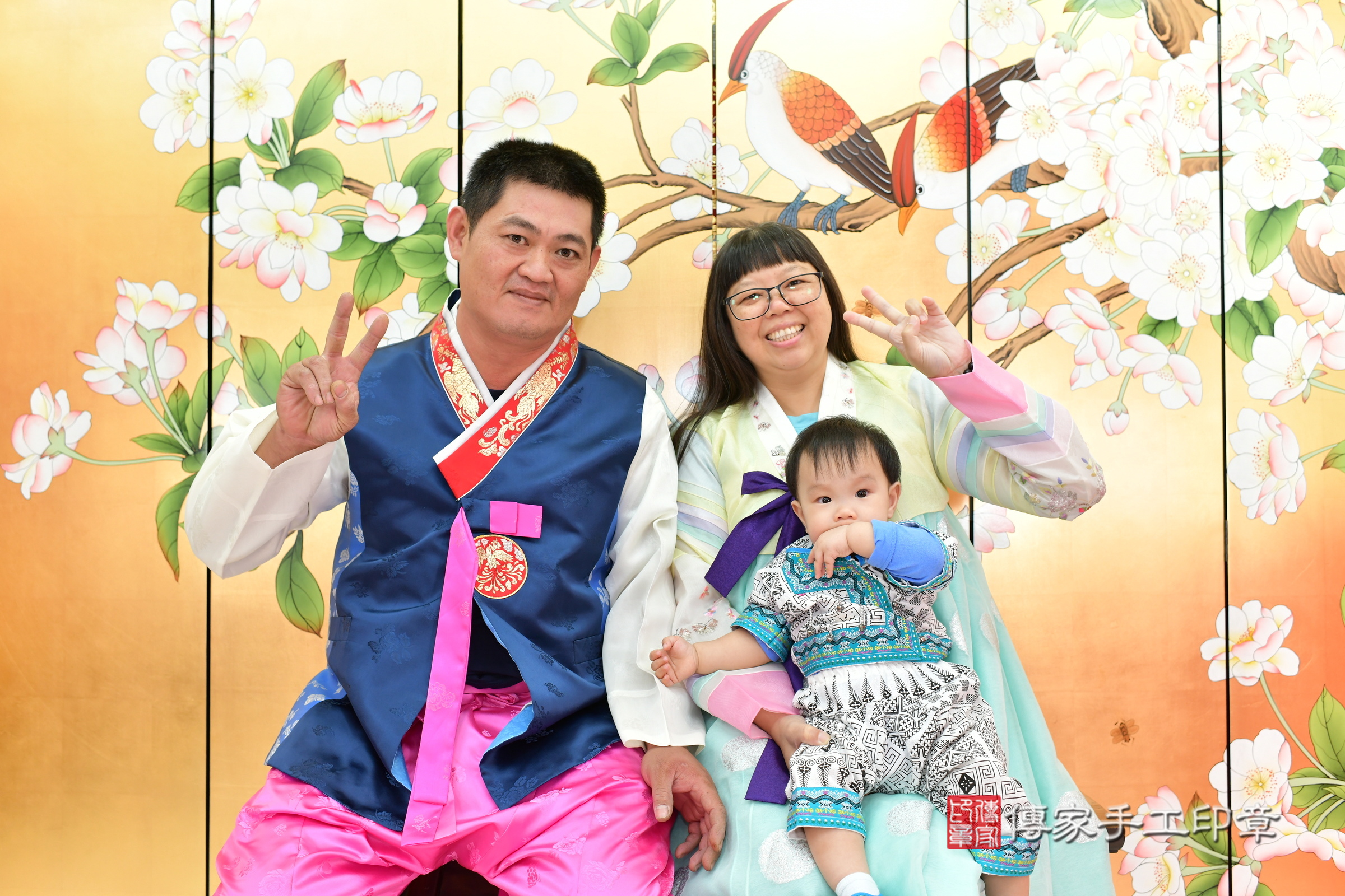 台中市北區小宬寶寶抓周推薦:傳家台中店抓周度脺中國風會場,嬰兒古禮抓周流程儀式吉祥話、抓周道具物品24種、拍照。抓周證書。2024.11.9,照片6 台中市北區小宬寶寶抓周推薦:傳家台中店抓周度脺中國風會場,嬰兒古禮抓周流程儀式吉祥話、抓周道具物品24種、拍照。抓周證書。2024.11.9,照片6