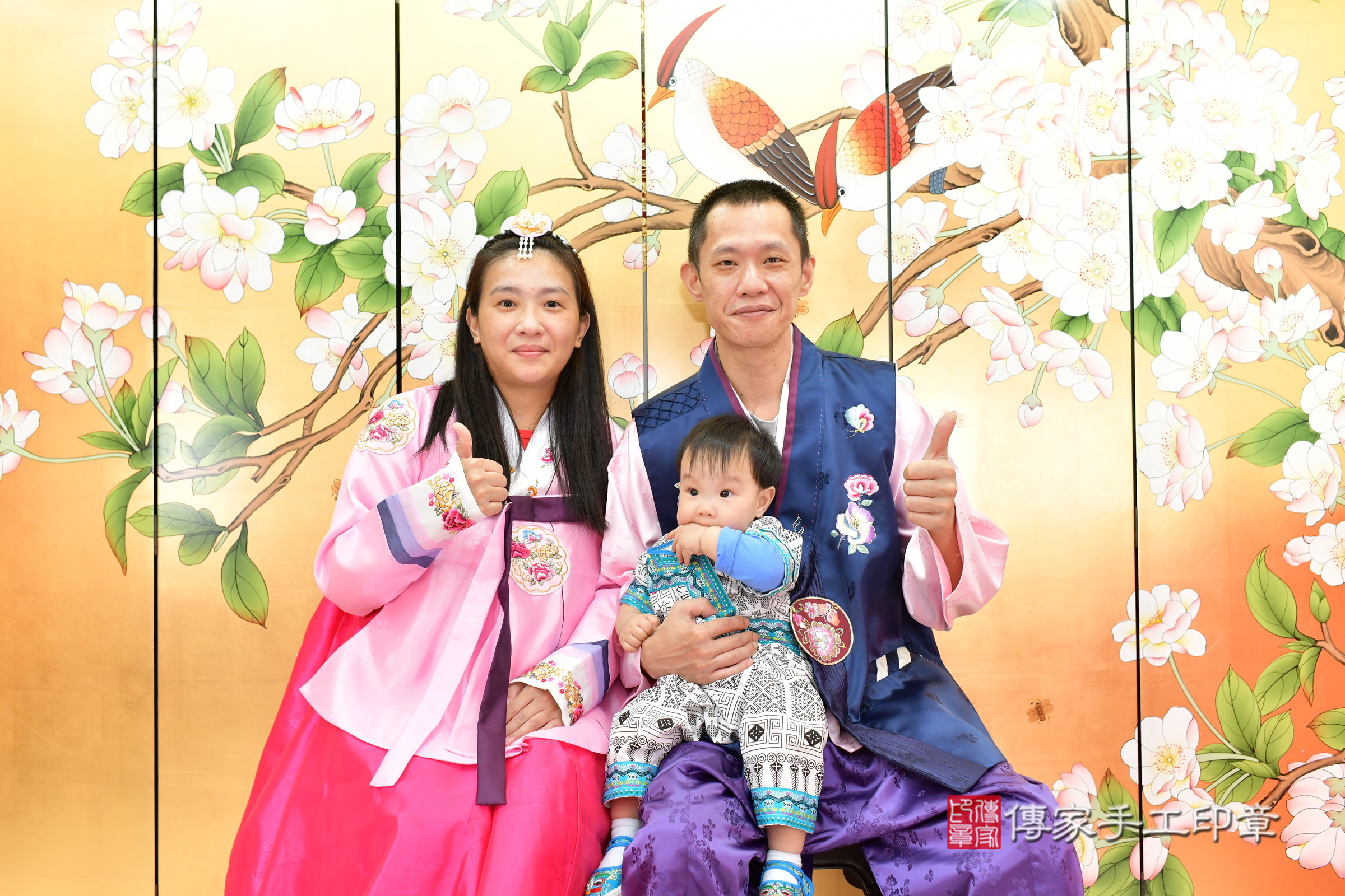 台中市北區小宬寶寶抓周推薦:傳家台中店抓周度脺中國風會場,嬰兒古禮抓周流程儀式吉祥話、抓周道具物品24種、拍照。抓周證書。2024.11.9,照片4 台中市北區小宬寶寶抓周推薦:傳家台中店抓周度脺中國風會場,嬰兒古禮抓周流程儀式吉祥話、抓周道具物品24種、拍照。抓周證書。2024.11.9,照片4