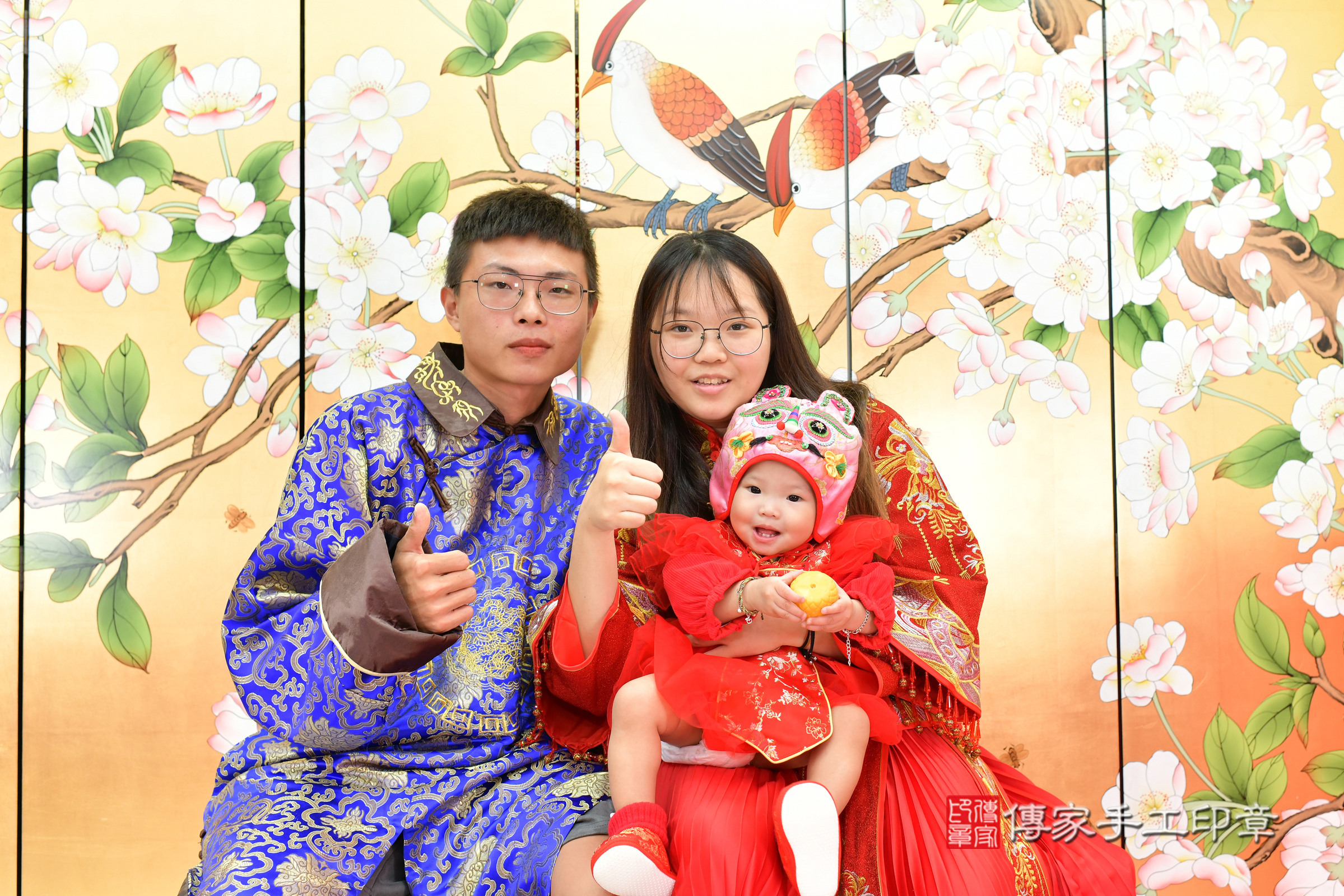 台中市北區小緁寶寶抓周推薦：傳家台中店抓周度脺中國風會場，嬰兒古禮抓周流程儀式吉祥話、抓周道具物品24種、拍照。抓周證書。2024.11.12，照片1