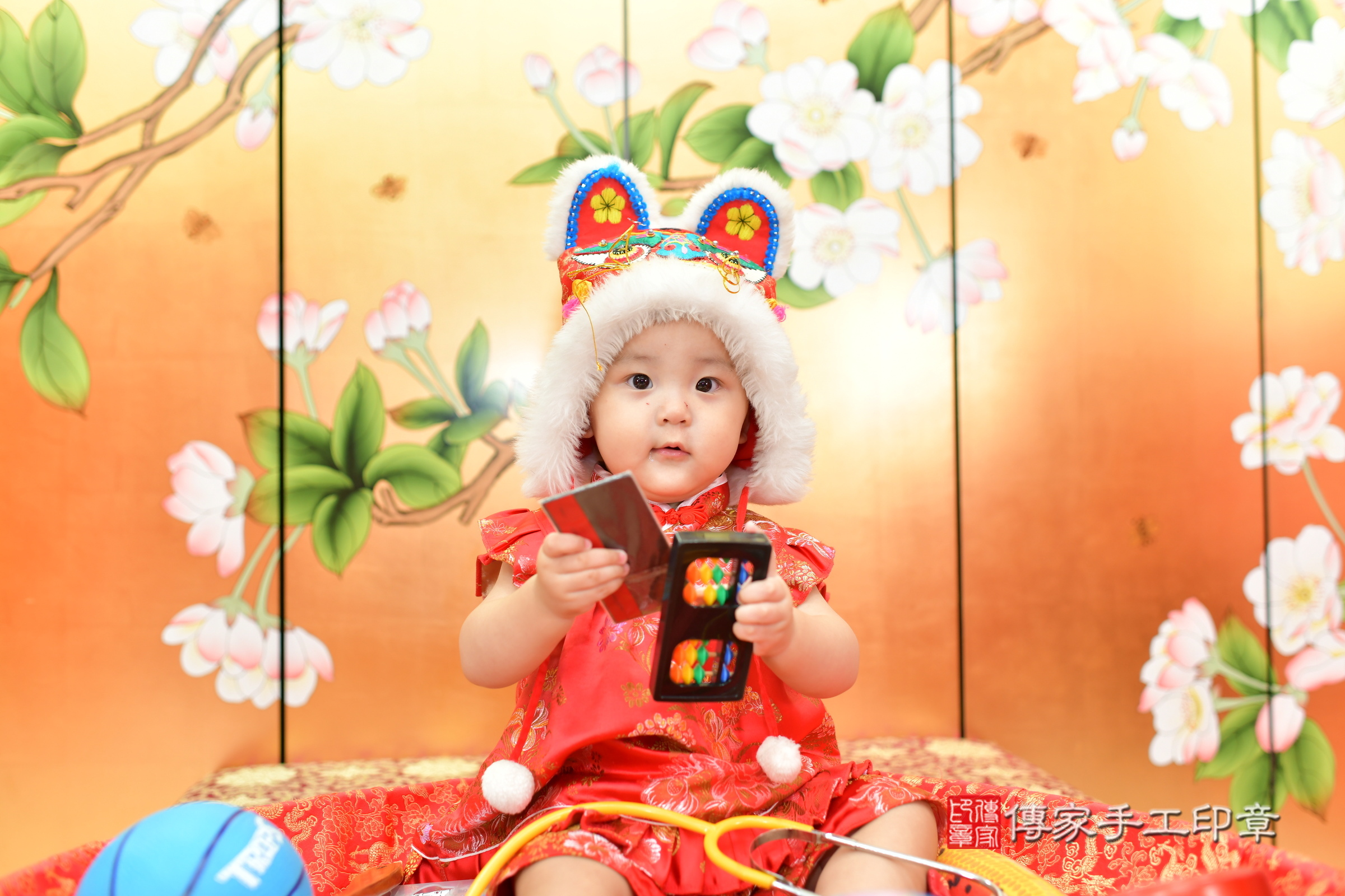 台中市北區言言寶寶抓周推薦:傳家台中店抓周度脺中國風會場,嬰兒古禮抓周流程儀式吉祥話、抓周道具物品24種、拍照。抓周證書。2024.11.16,照片12 台中市北區言言寶寶抓周推薦:傳家台中店抓周度脺中國風會場,嬰兒古禮抓周流程儀式吉祥話、抓周道具物品24種、拍照。抓周證書。2024.11.16,照片12