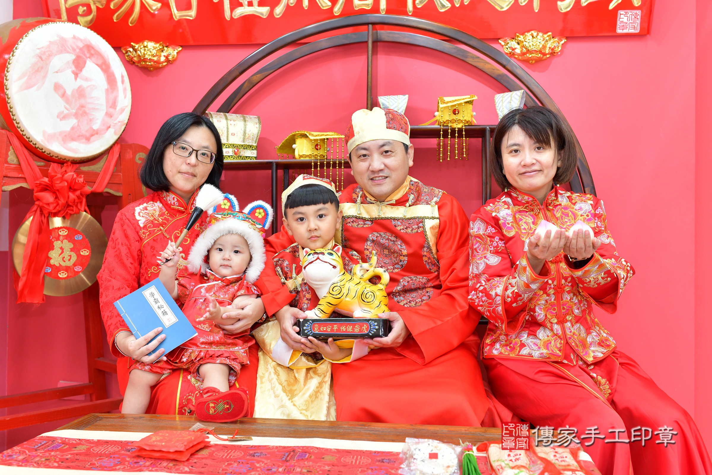 台中市北區言言寶寶抓周推薦:傳家台中店抓周度脺中國風會場,嬰兒古禮抓周流程儀式吉祥話、抓周道具物品24種、拍照。抓周證書。2024.11.16,照片17 台中市北區言言寶寶抓周推薦:傳家台中店抓周度脺中國風會場,嬰兒古禮抓周流程儀式吉祥話、抓周道具物品24種、拍照。抓周證書。2024.11.16,照片17