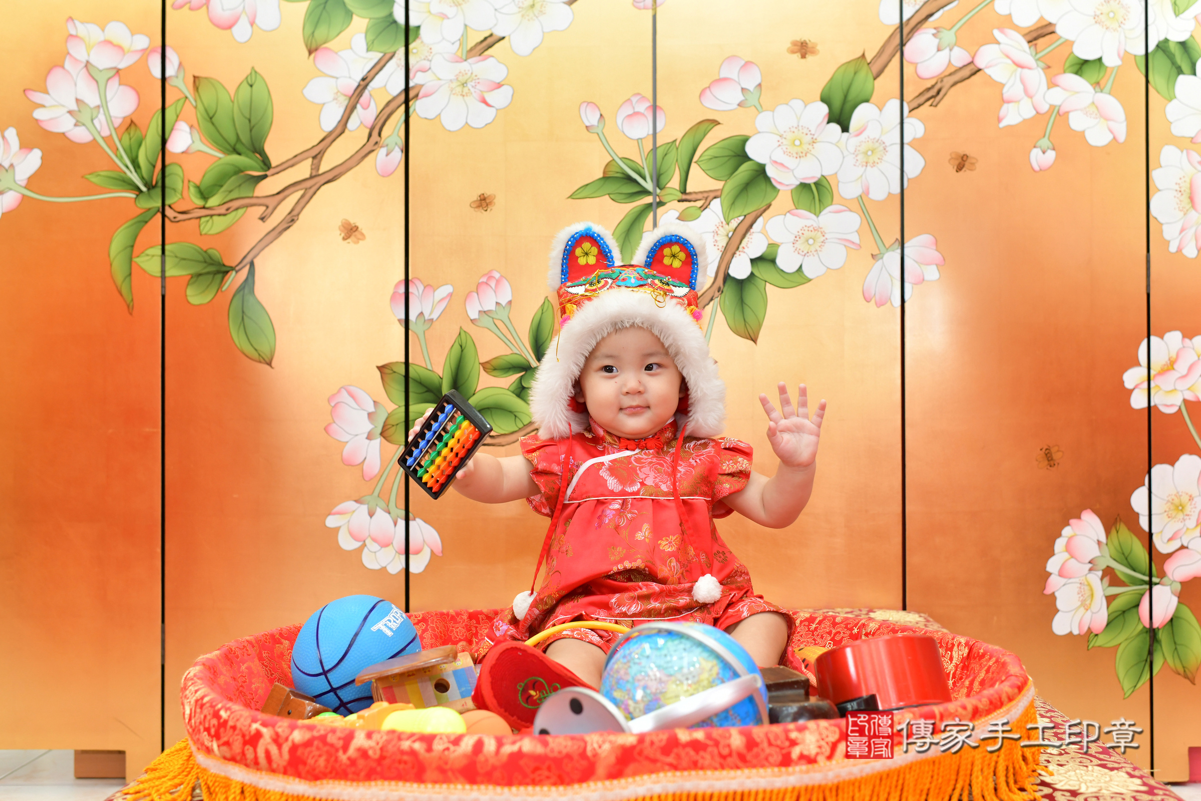 台中市北區言言寶寶抓周推薦:傳家台中店抓周度脺中國風會場,嬰兒古禮抓周流程儀式吉祥話、抓周道具物品24種、拍照。抓周證書。2024.11.16,照片9 台中市北區言言寶寶抓周推薦:傳家台中店抓周度脺中國風會場,嬰兒古禮抓周流程儀式吉祥話、抓周道具物品24種、拍照。抓周證書。2024.11.16,照片9