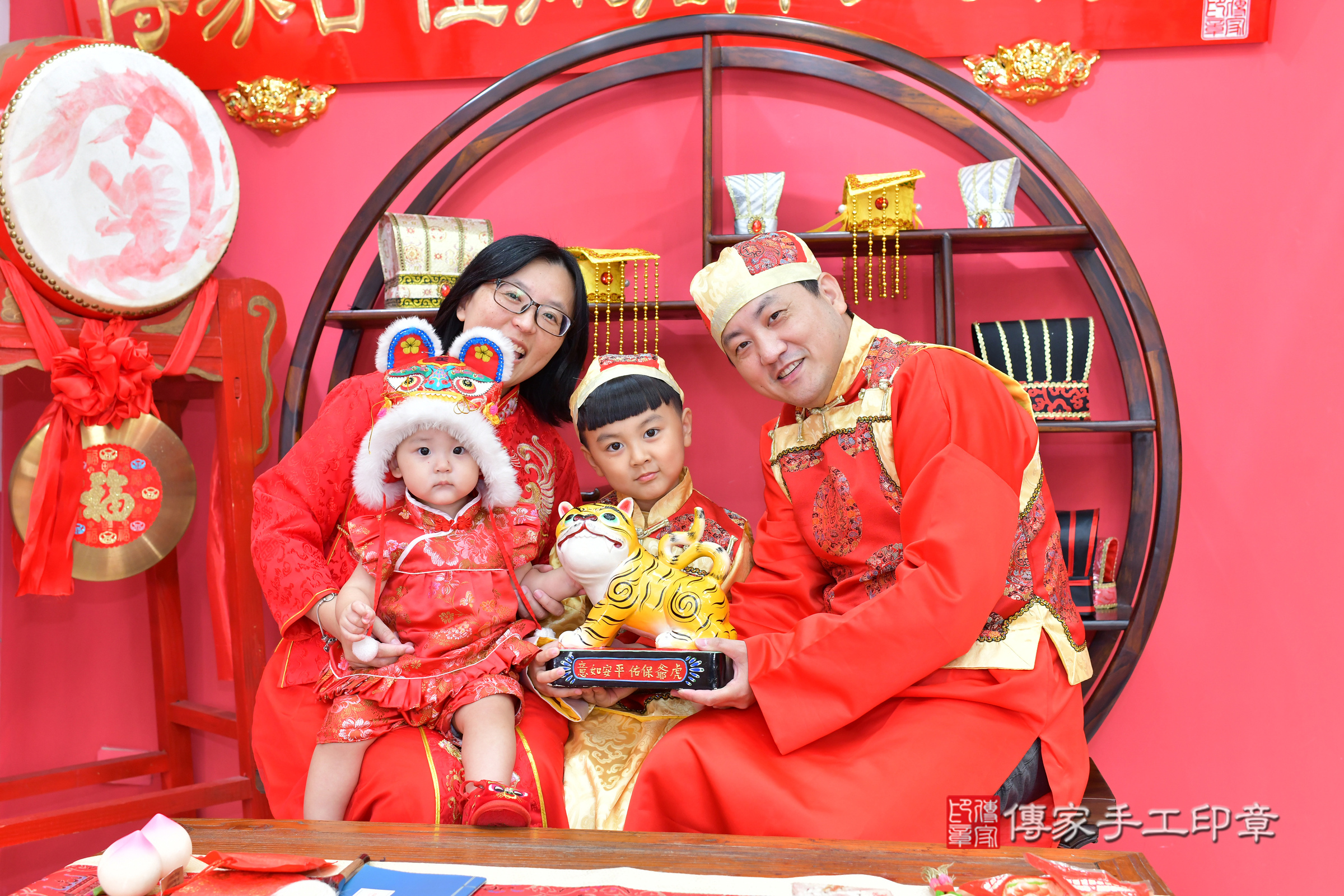 台中市北區言言寶寶抓周推薦:傳家台中店抓周度脺中國風會場,嬰兒古禮抓周流程儀式吉祥話、抓周道具物品24種、拍照。抓周證書。2024.11.16,照片13 台中市北區言言寶寶抓周推薦:傳家台中店抓周度脺中國風會場,嬰兒古禮抓周流程儀式吉祥話、抓周道具物品24種、拍照。抓周證書。2024.11.16,照片13