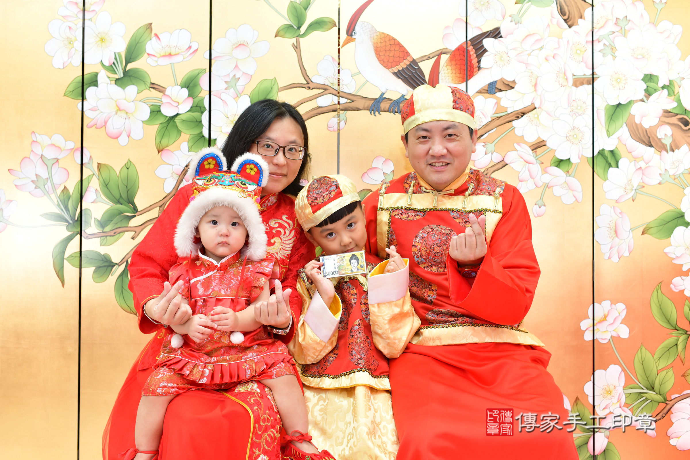 台中市北區言言寶寶抓周推薦:傳家台中店抓周度脺中國風會場,嬰兒古禮抓周流程儀式吉祥話、抓周道具物品24種、拍照。抓周證書。2024.11.16,照片2 台中市北區言言寶寶抓周推薦:傳家台中店抓周度脺中國風會場,嬰兒古禮抓周流程儀式吉祥話、抓周道具物品24種、拍照。抓周證書。2024.11.16,照片2