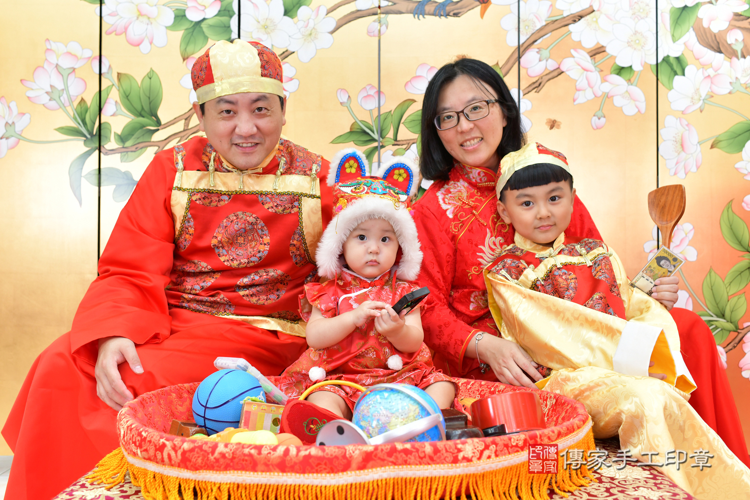 台中市北區言言寶寶抓周推薦:傳家台中店抓周度脺中國風會場,嬰兒古禮抓周流程儀式吉祥話、抓周道具物品24種、拍照。抓周證書。2024.11.16,照片24 台中市北區言言寶寶抓周推薦:傳家台中店抓周度脺中國風會場,嬰兒古禮抓周流程儀式吉祥話、抓周道具物品24種、拍照。抓周證書。2024.11.16,照片24