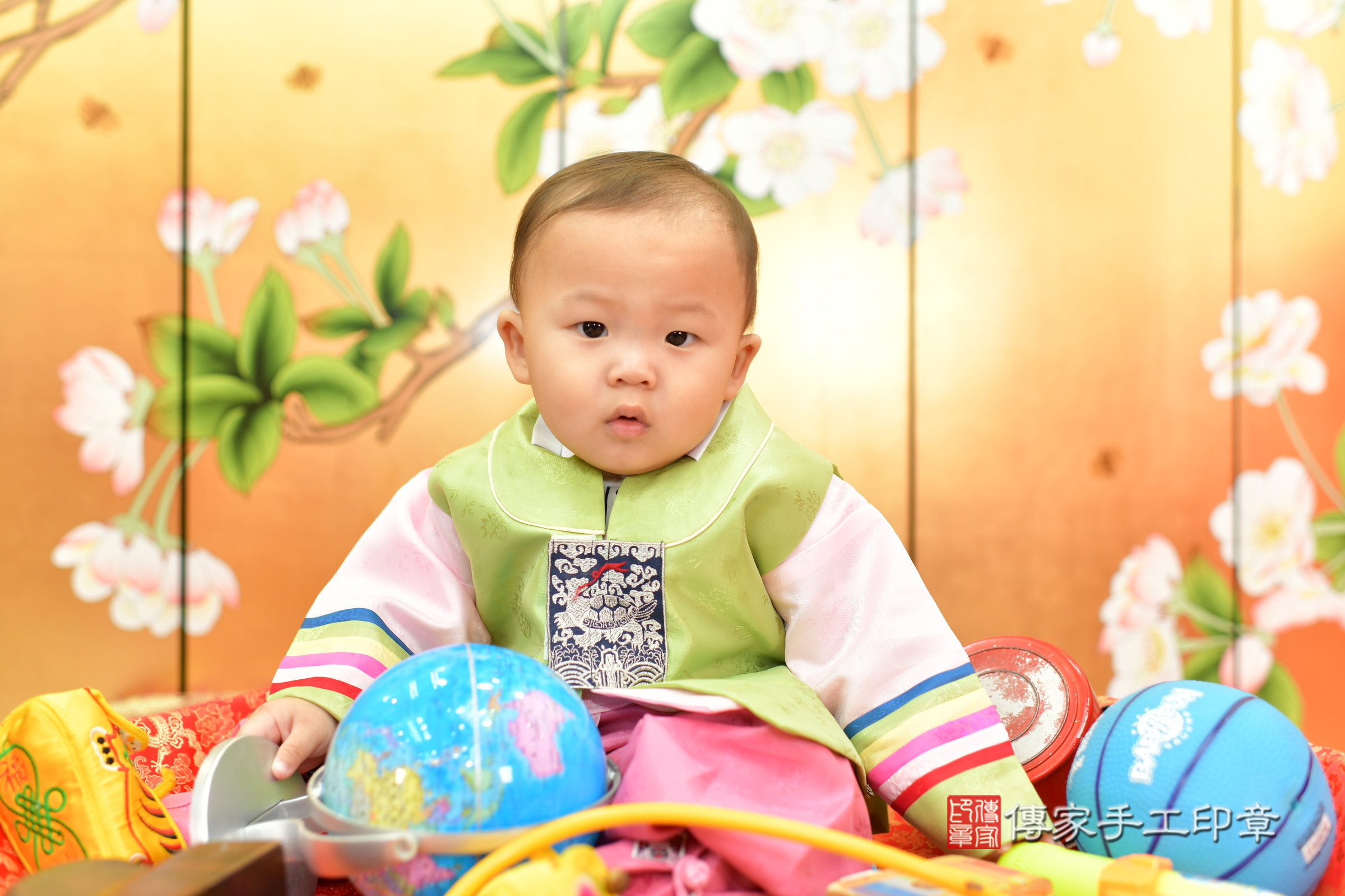 台中市北區誠誠寶寶抓周推薦:傳家台中店抓周度脺中國風會場,嬰兒古禮抓周流程儀式吉祥話、抓周道具物品24種、拍照。抓周證書。2024.11.10,照片14 台中市北區誠誠寶寶抓周推薦:傳家台中店抓周度脺中國風會場,嬰兒古禮抓周流程儀式吉祥話、抓周道具物品24種、拍照。抓周證書。2024.11.10,照片14