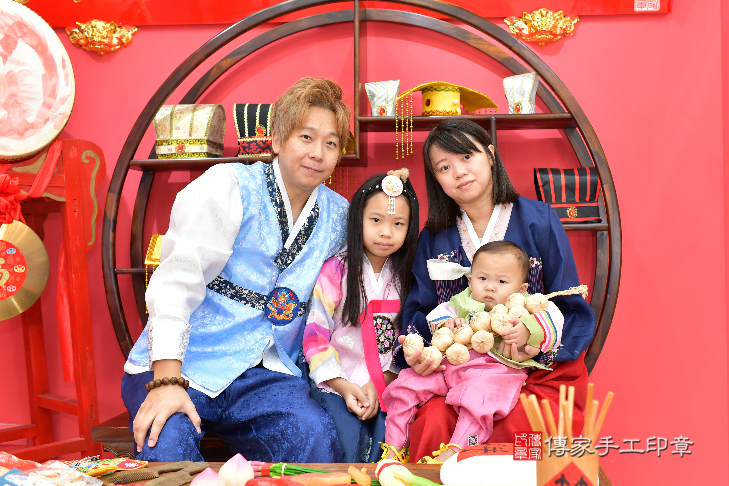 台中市北區誠誠寶寶抓周推薦:傳家台中店抓周度脺中國風會場,嬰兒古禮抓周流程儀式吉祥話、抓周道具物品24種、拍照。抓周證書。2024.11.10,照片22 台中市北區誠誠寶寶抓周推薦:傳家台中店抓周度脺中國風會場,嬰兒古禮抓周流程儀式吉祥話、抓周道具物品24種、拍照。抓周證書。2024.11.10,照片22