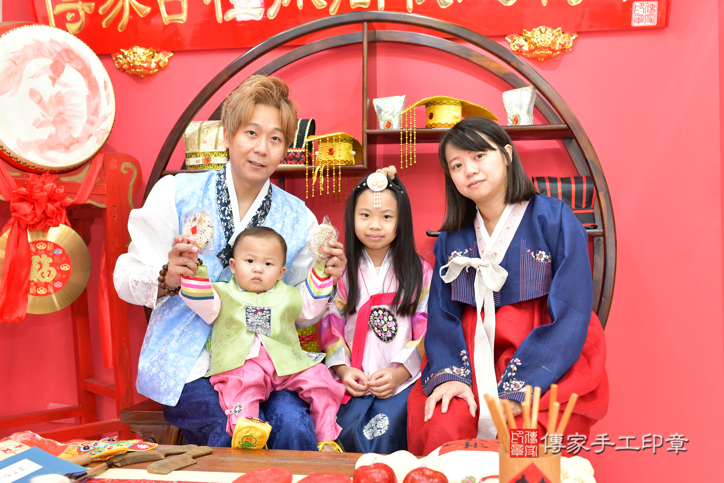 台中市北區誠誠寶寶抓周推薦:傳家台中店抓周度脺中國風會場,嬰兒古禮抓周流程儀式吉祥話、抓周道具物品24種、拍照。抓周證書。2024.11.10,照片20 台中市北區誠誠寶寶抓周推薦:傳家台中店抓周度脺中國風會場,嬰兒古禮抓周流程儀式吉祥話、抓周道具物品24種、拍照。抓周證書。2024.11.10,照片20