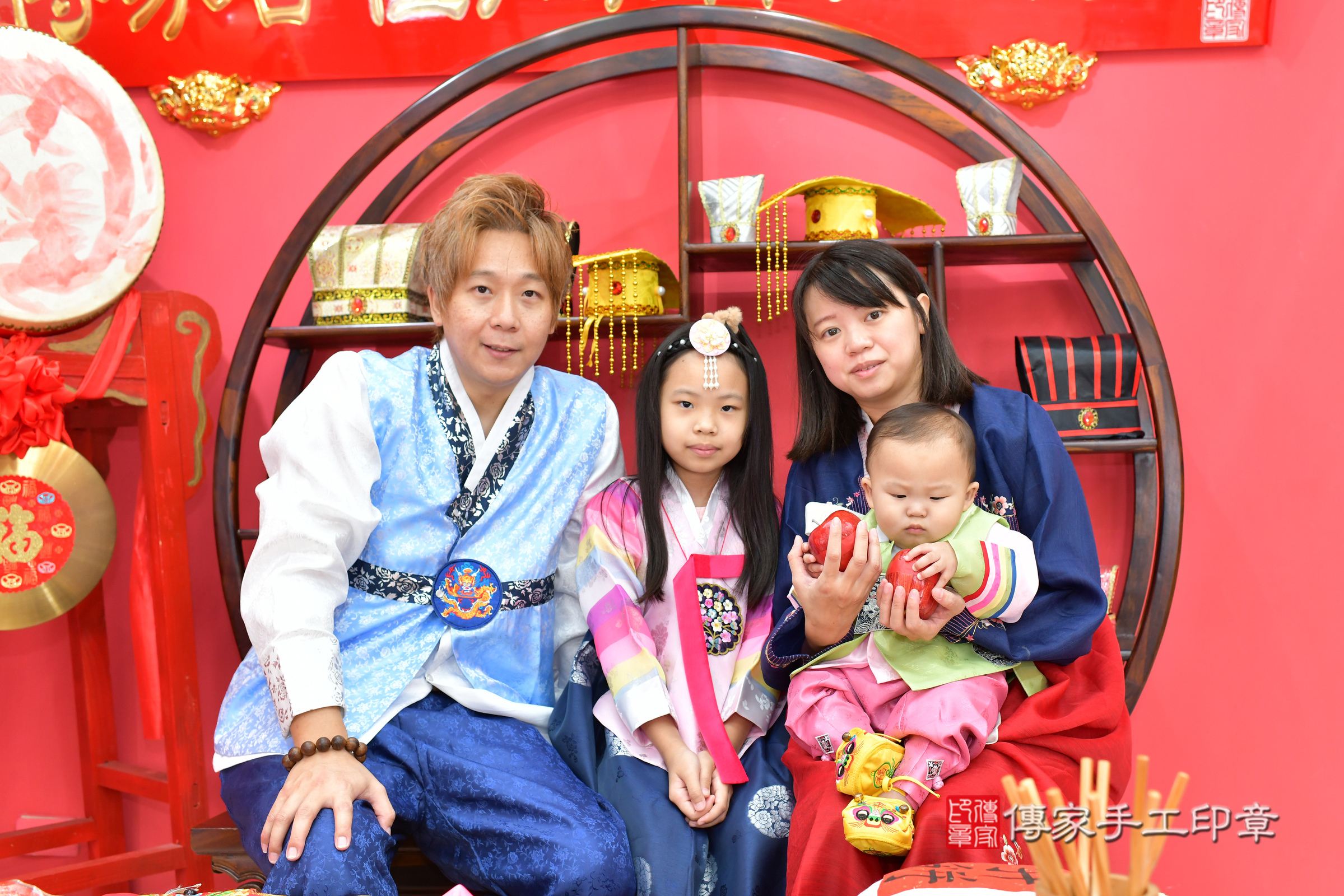 台中市北區誠誠寶寶抓周推薦:傳家台中店抓周度脺中國風會場,嬰兒古禮抓周流程儀式吉祥話、抓周道具物品24種、拍照。抓周證書。2024.11.10,照片21 台中市北區誠誠寶寶抓周推薦:傳家台中店抓周度脺中國風會場,嬰兒古禮抓周流程儀式吉祥話、抓周道具物品24種、拍照。抓周證書。2024.11.10,照片21