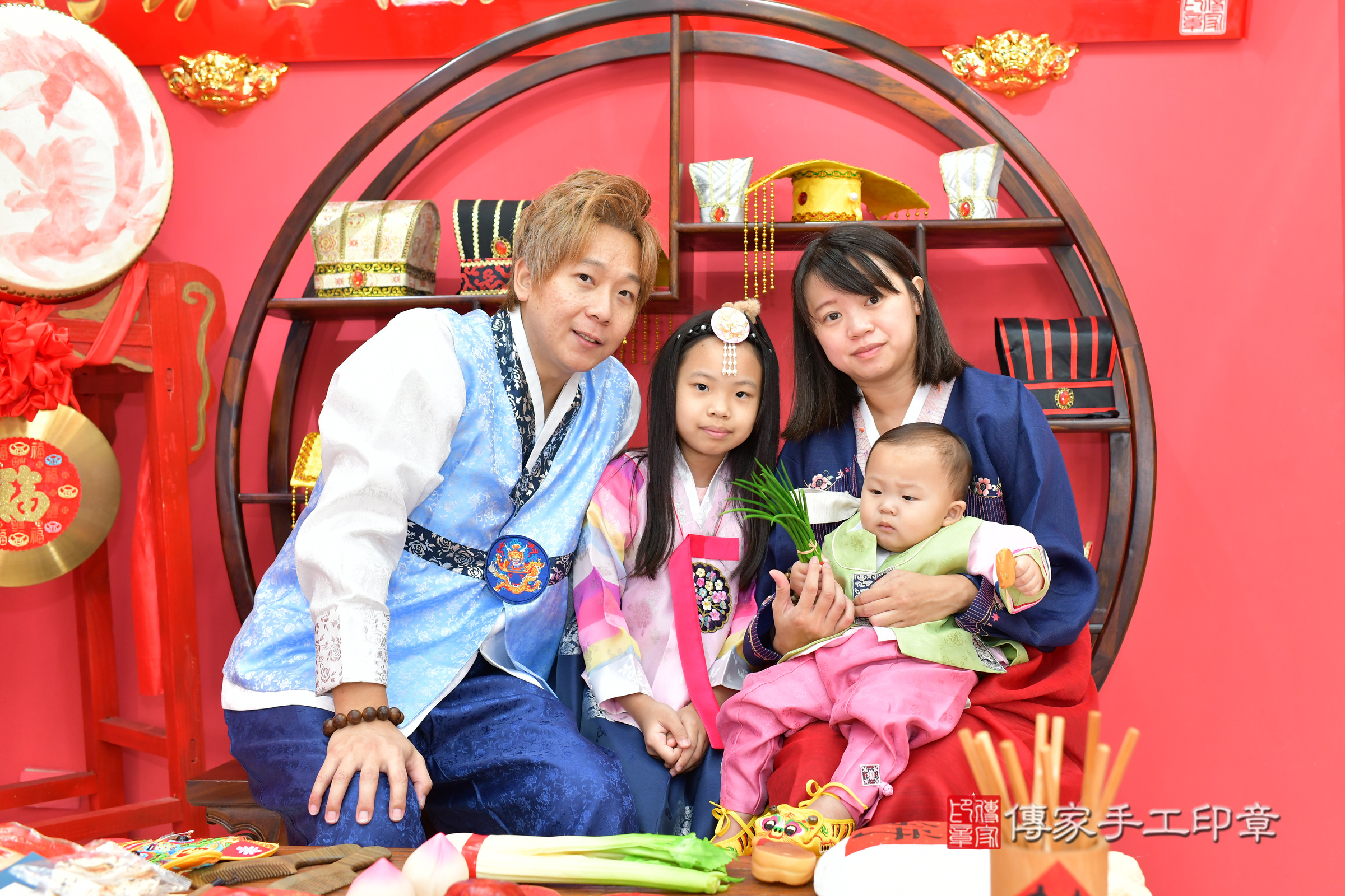 台中市北區誠誠寶寶抓周推薦:傳家台中店抓周度脺中國風會場,嬰兒古禮抓周流程儀式吉祥話、抓周道具物品24種、拍照。抓周證書。2024.11.10,照片24 台中市北區誠誠寶寶抓周推薦:傳家台中店抓周度脺中國風會場,嬰兒古禮抓周流程儀式吉祥話、抓周道具物品24種、拍照。抓周證書。2024.11.10,照片24