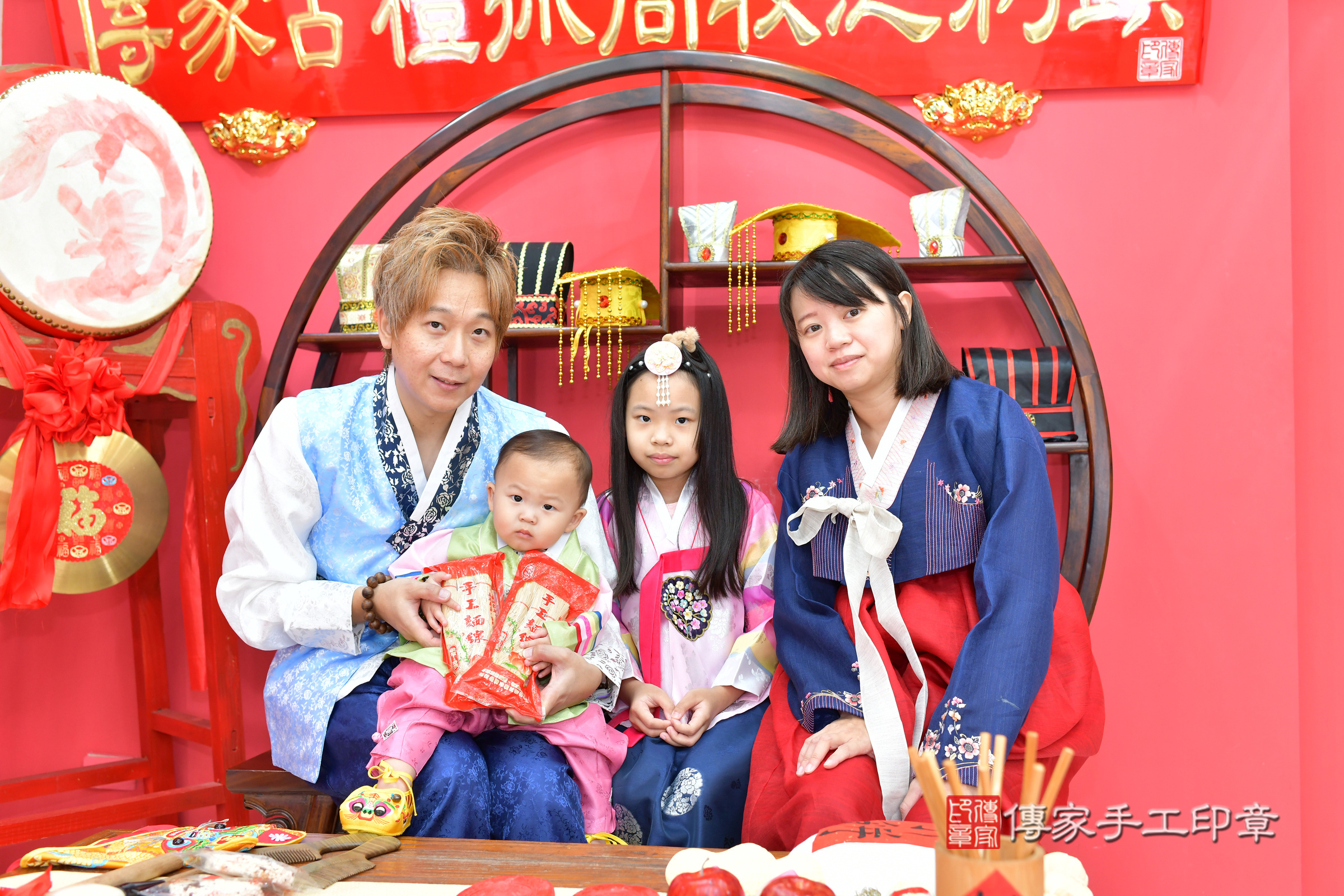 台中市北區誠誠寶寶抓周推薦:傳家台中店抓周度脺中國風會場,嬰兒古禮抓周流程儀式吉祥話、抓周道具物品24種、拍照。抓周證書。2024.11.10,照片19 台中市北區誠誠寶寶抓周推薦:傳家台中店抓周度脺中國風會場,嬰兒古禮抓周流程儀式吉祥話、抓周道具物品24種、拍照。抓周證書。2024.11.10,照片19