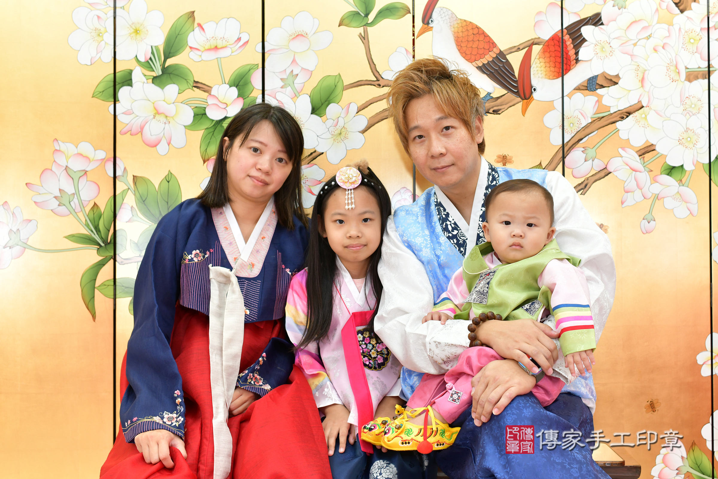 台中市北區誠誠寶寶抓周推薦：傳家台中店抓周度脺中國風會場，嬰兒古禮抓周流程儀式吉祥話、抓周道具物品24種、拍照。抓周證書。2024.11.10，照片1