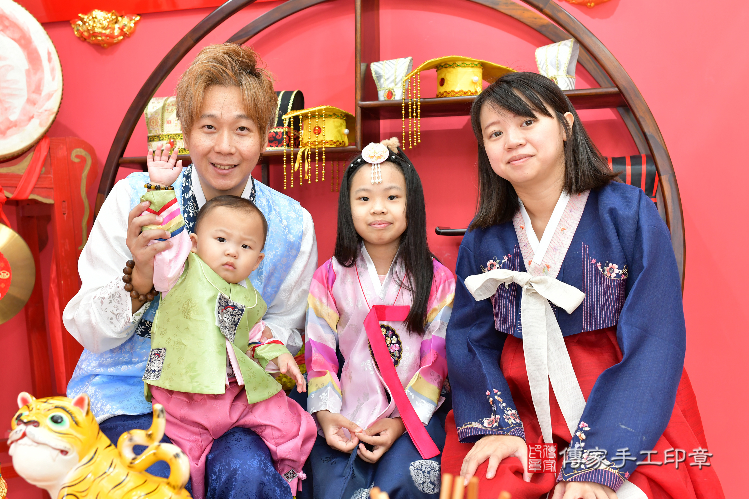 台中市北區誠誠寶寶抓周推薦:傳家台中店抓周度脺中國風會場,嬰兒古禮抓周流程儀式吉祥話、抓周道具物品24種、拍照。抓周證書。2024.11.10,照片16 台中市北區誠誠寶寶抓周推薦:傳家台中店抓周度脺中國風會場,嬰兒古禮抓周流程儀式吉祥話、抓周道具物品24種、拍照。抓周證書。2024.11.10,照片16