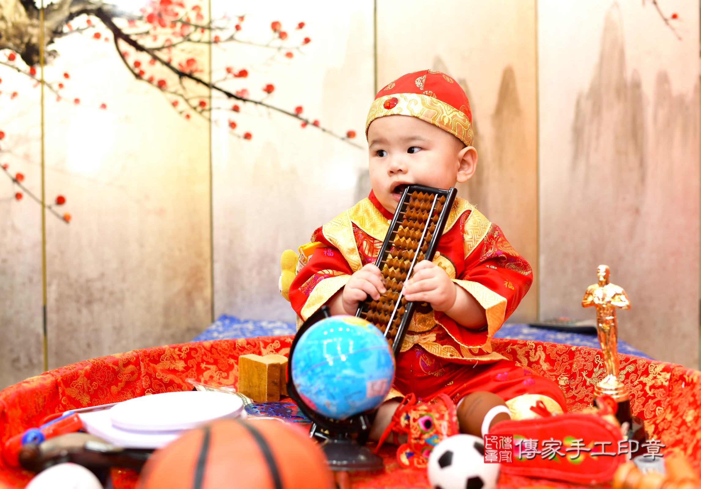 新北市永和區小淵寶寶抓周推薦:傳家新北店抓周度脺中國風會場,嬰兒古禮抓周流程儀式吉祥話、抓周道具物品24種、拍照。抓周證書。2024.12.16,照片4 新北市永和區小淵寶寶抓周推薦:傳家新北店抓周度脺中國風會場,嬰兒古禮抓周流程儀式吉祥話、抓周道具物品24種、拍照。抓周證書。2024.12.16,照片4