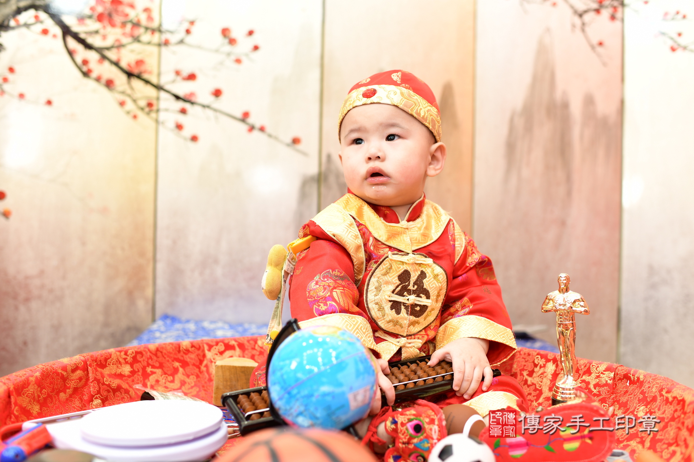 新北市永和區小淵寶寶抓周推薦:傳家新北店抓周度脺中國風會場,嬰兒古禮抓周流程儀式吉祥話、抓周道具物品24種、拍照。抓周證書。2024.12.16,照片5 新北市永和區小淵寶寶抓周推薦:傳家新北店抓周度脺中國風會場,嬰兒古禮抓周流程儀式吉祥話、抓周道具物品24種、拍照。抓周證書。2024.12.16,照片5