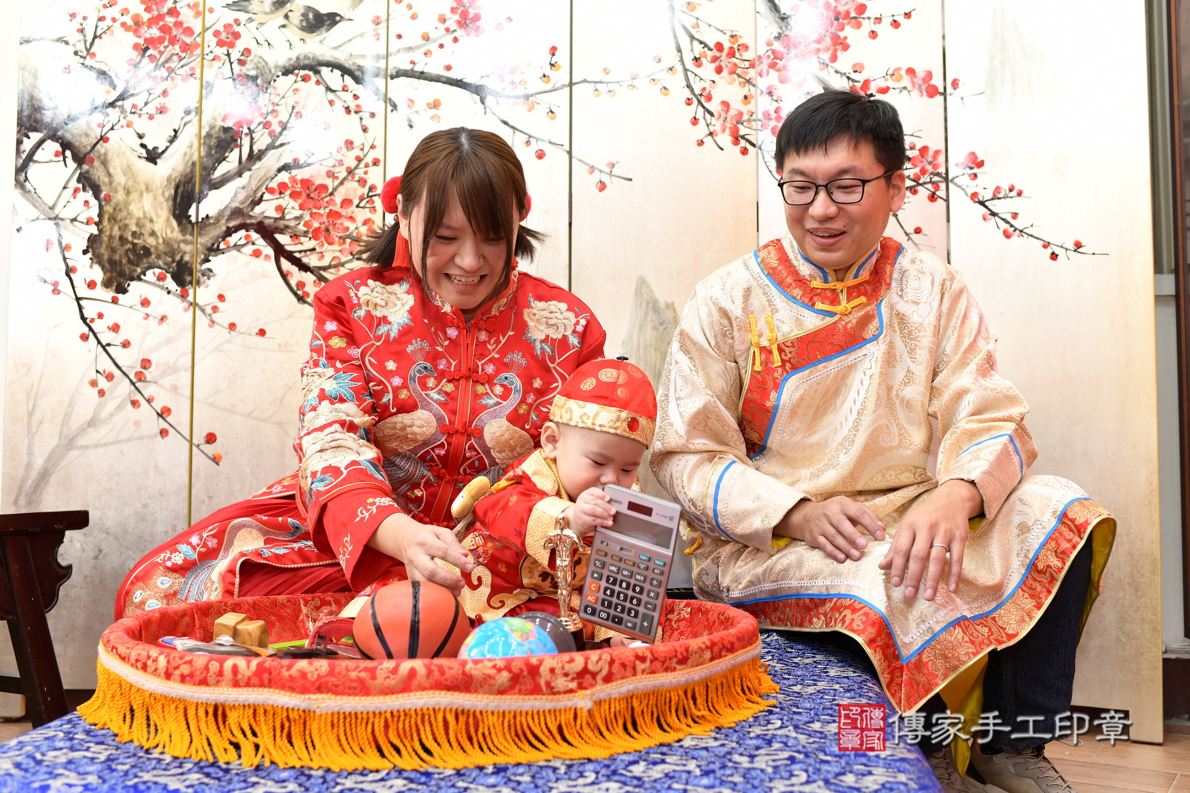 新北市永和區小淵寶寶抓周推薦:傳家新北店抓周度脺中國風會場,嬰兒古禮抓周流程儀式吉祥話、抓周道具物品24種、拍照。抓周證書。2024.12.16,照片12 新北市永和區小淵寶寶抓周推薦:傳家新北店抓周度脺中國風會場,嬰兒古禮抓周流程儀式吉祥話、抓周道具物品24種、拍照。抓周證書。2024.12.16,照片12