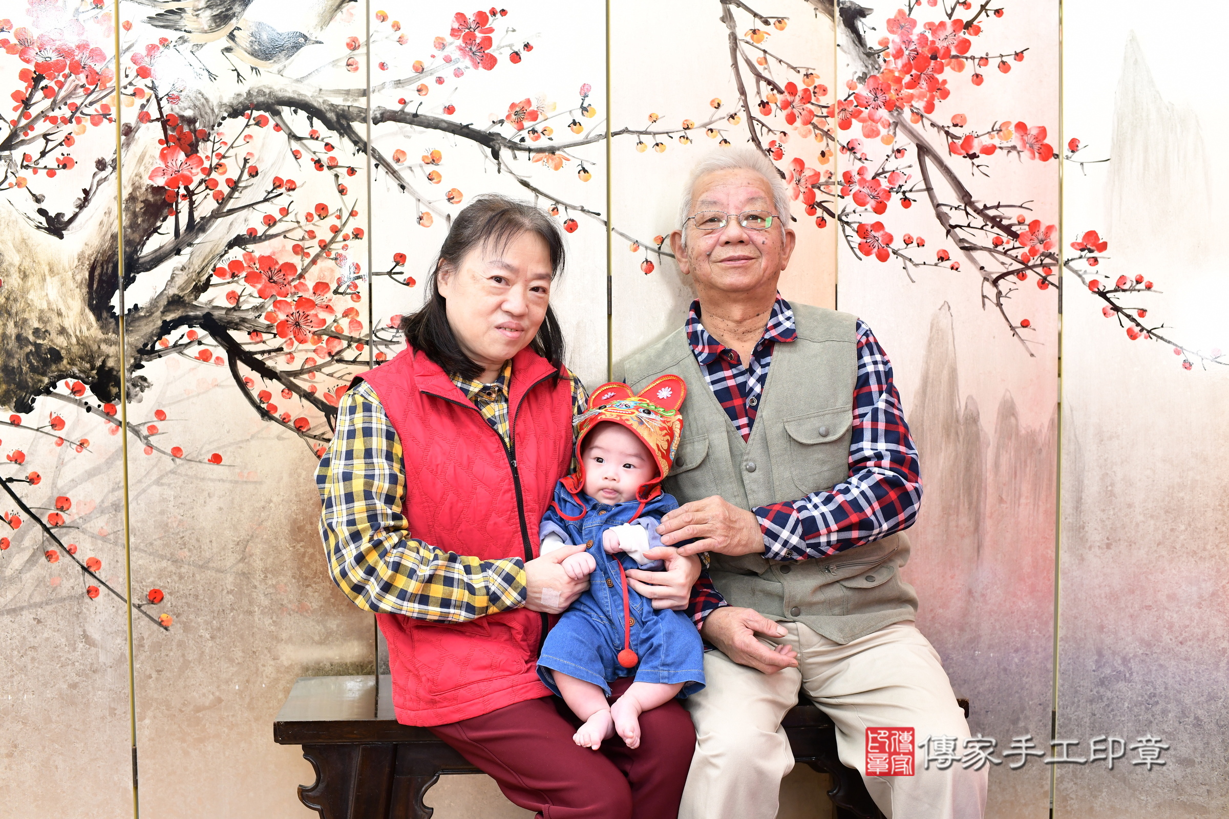 新北市永和區小滕寶寶收涎推薦:傳家新北店收涎中國風會場,嬰兒古禮收涎收口水流程儀式、收涎吉祥話、收涎餅乾、收涎拍照。收涎證書。2024.12.25,照片4 新北市永和區小滕寶寶收涎推薦:傳家新北店收涎中國風會場,嬰兒古禮收涎收口水流程儀式、收涎吉祥話、收涎餅乾、收涎拍照。收涎證書。2024.12.25,照片4