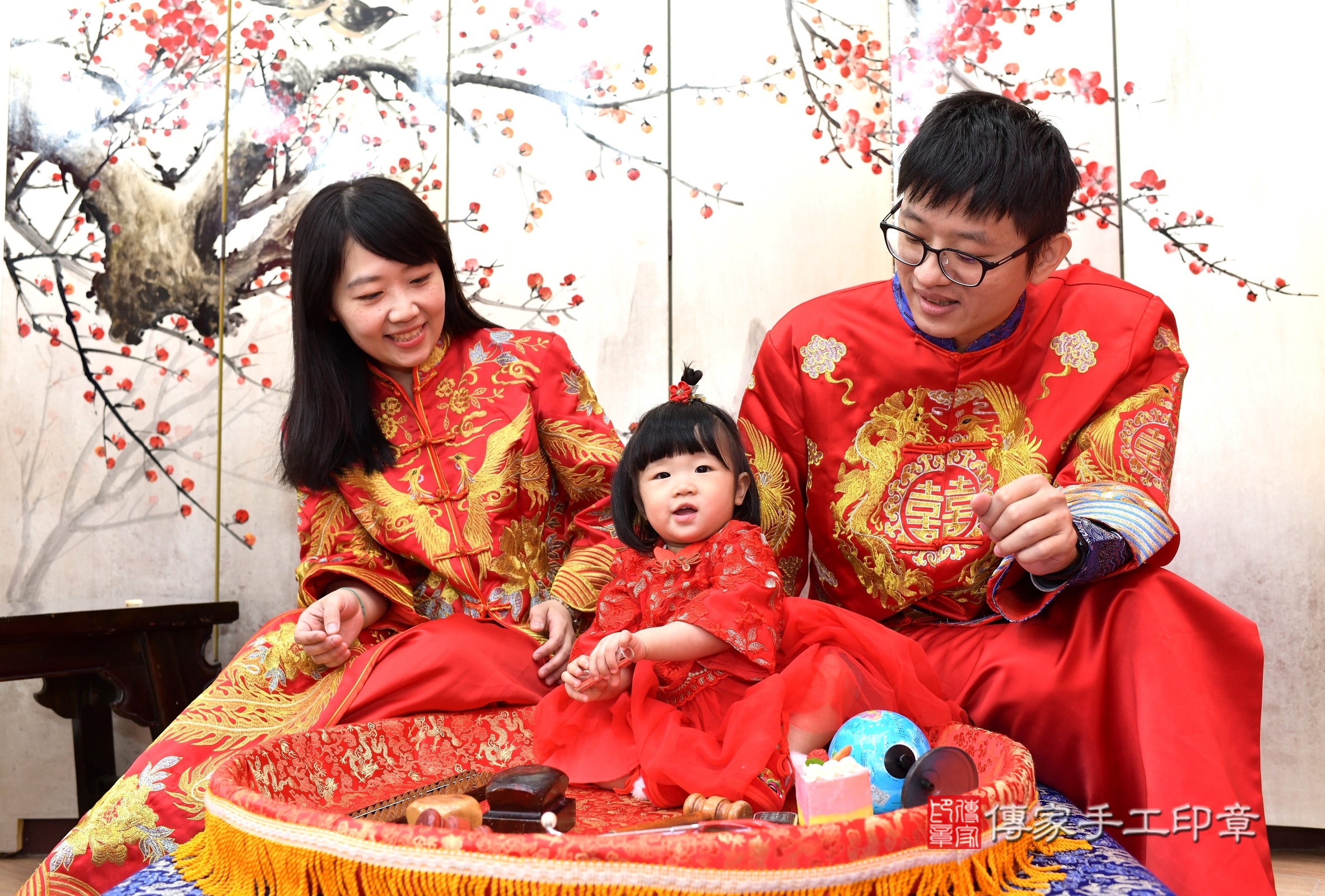 台北市大同區婷婷寶寶抓周推薦:傳家台北店抓周度脺中國風會場,嬰兒古禮抓周流程儀式吉祥話、抓周道具物品24種、拍照。抓周證書。2024.12.28,照片3 台北市大同區婷婷寶寶抓周推薦:傳家台北店抓周度脺中國風會場,嬰兒古禮抓周流程儀式吉祥話、抓周道具物品24種、拍照。抓周證書。2024.12.28,照片3